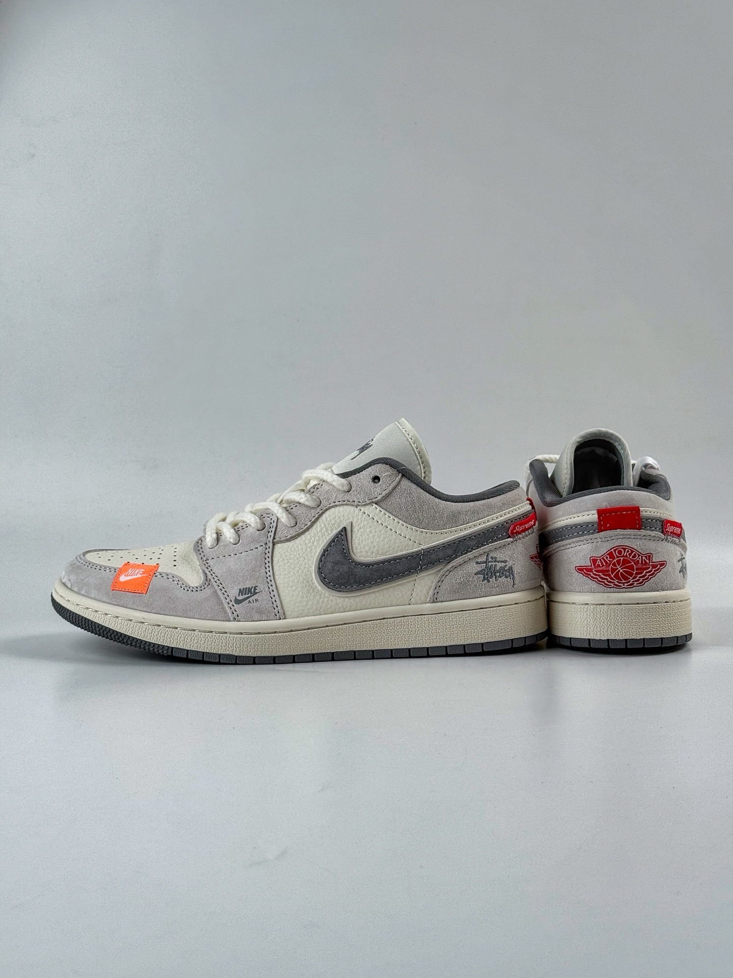Air Jordan 1 Retro Low x Stussy 灰白小钩 YX5066-305-莆田鞋,莆田鞋货源,高仿鞋,高仿鞋货源,安福档口,莆田高仿鞋,莆田鞋批发,高仿鞋批发,莆田高仿运动鞋,高仿运动鞋,莆田运动鞋 Air Jordan 1 Retro Low x Stussy 灰白小钩 YX5066-305
