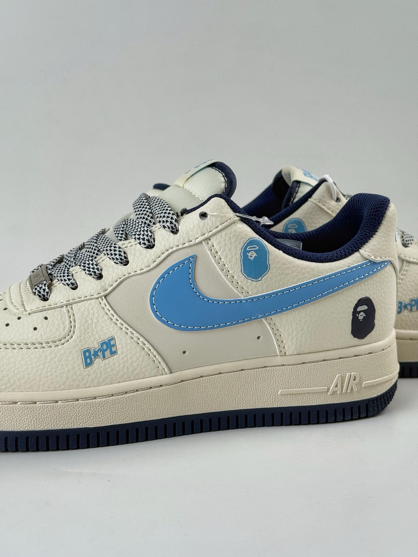 Nike Air Force 1 Low 07 x BAPE 白蓝满天星 HS8068-010-莆田鞋,莆田鞋货源,高仿鞋,高仿鞋货源,安福档口,莆田高仿鞋,莆田鞋批发,高仿鞋批发,莆田高仿运动鞋,高仿运动鞋,莆田运动鞋 Nike Air Force 1 Low 07 x BAPE 白蓝满天星 HS8068-010