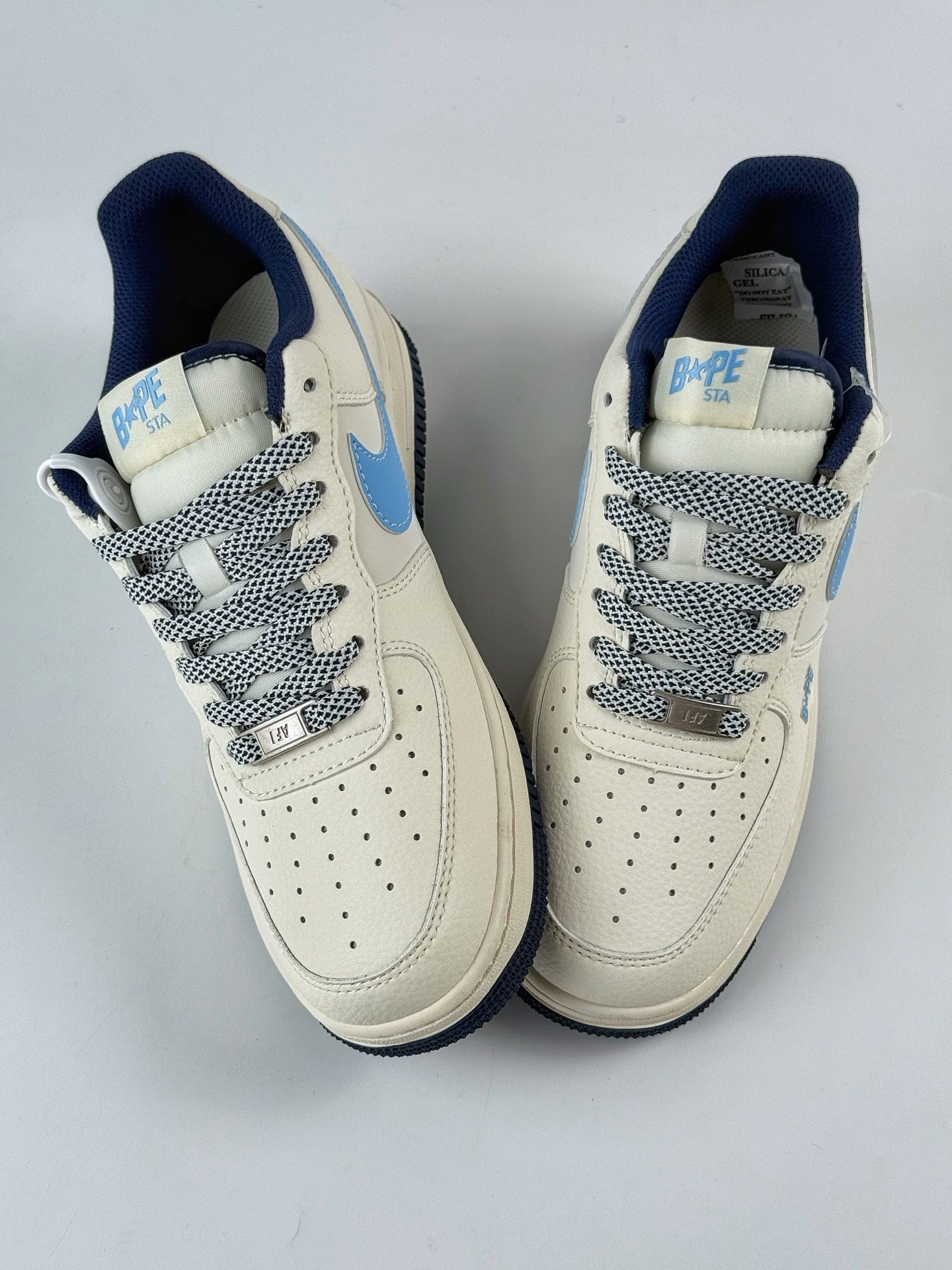 Nike Air Force 1 Low 07 x BAPE 白蓝满天星 HS8068-010-莆田鞋,莆田鞋货源,高仿鞋,高仿鞋货源,安福档口,莆田高仿鞋,莆田鞋批发,高仿鞋批发,莆田高仿运动鞋,高仿运动鞋,莆田运动鞋 Nike Air Force 1 Low 07 x BAPE 白蓝满天星 HS8068-010