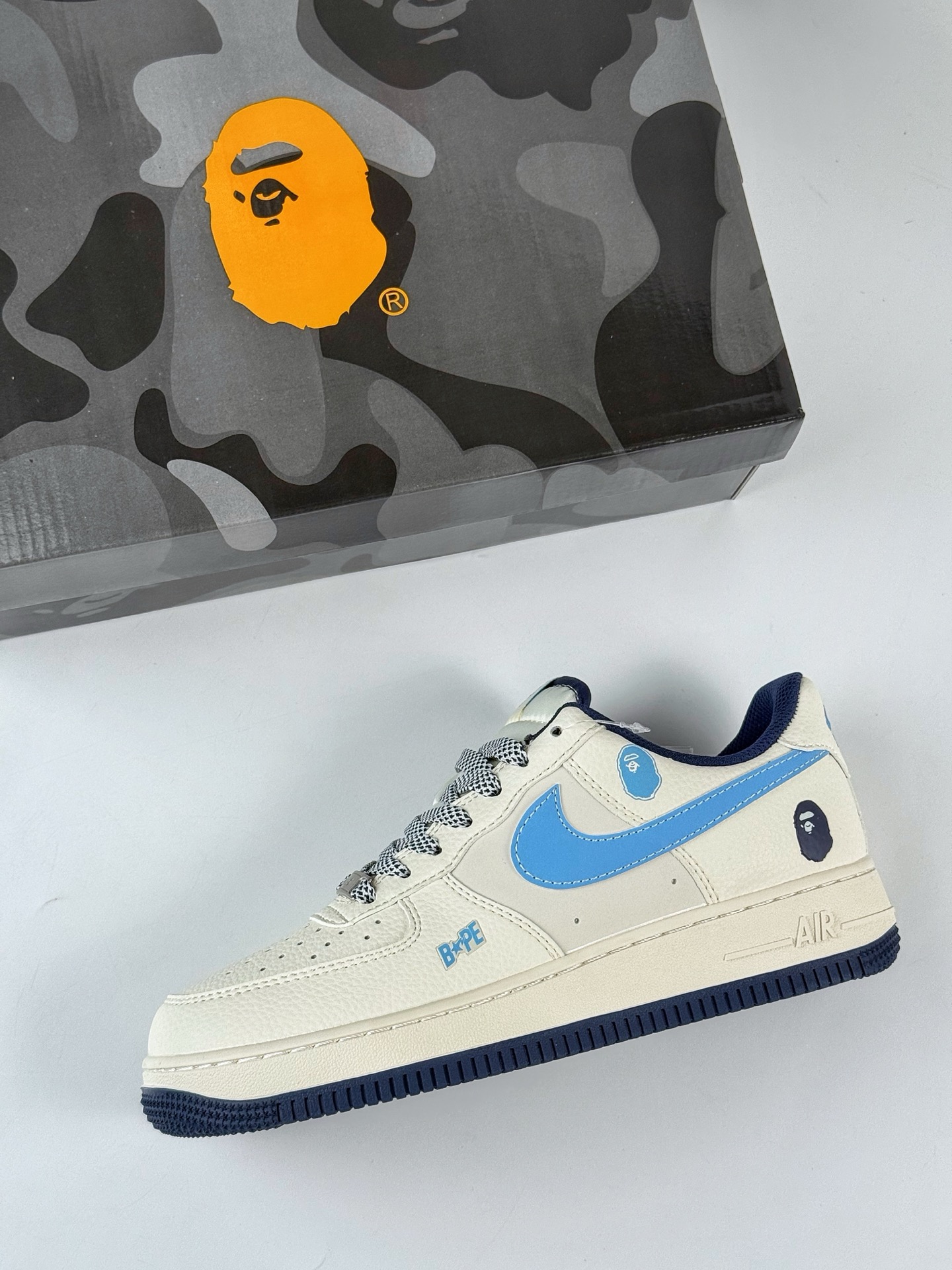 Nike Air Force 1 Low 07 x BAPE 白蓝满天星 HS8068-010-莆田鞋,莆田鞋货源,高仿鞋,高仿鞋货源,安福档口,莆田高仿鞋,莆田鞋批发,高仿鞋批发,莆田高仿运动鞋,高仿运动鞋,莆田运动鞋 Nike Air Force 1 Low 07 x BAPE 白蓝满天星 HS8068-010