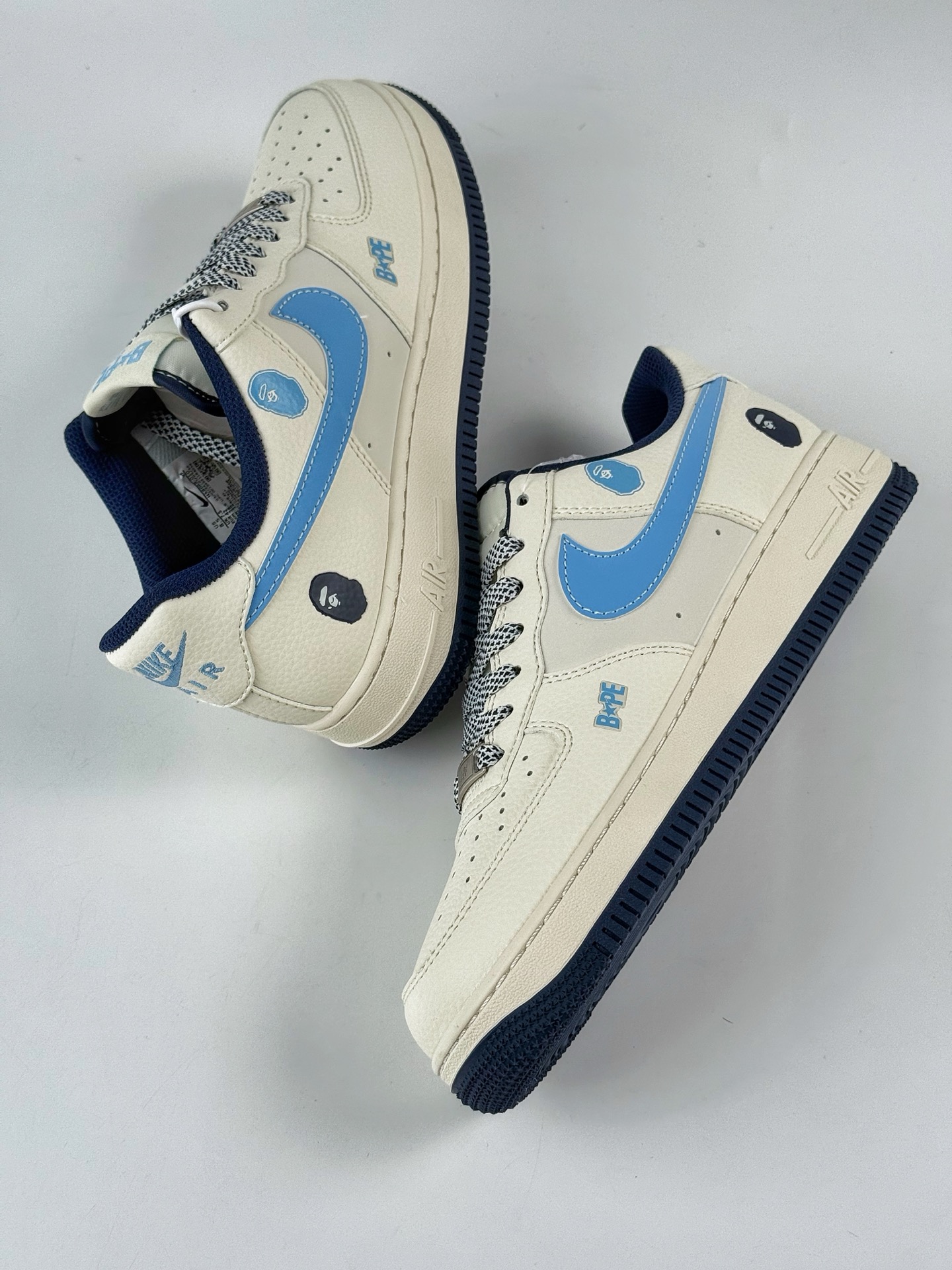 Nike Air Force 1 Low 07 x BAPE 白蓝满天星 HS8068-010-莆田鞋,莆田鞋货源,高仿鞋,高仿鞋货源,安福档口,莆田高仿鞋,莆田鞋批发,高仿鞋批发,莆田高仿运动鞋,高仿运动鞋,莆田运动鞋 Nike Air Force 1 Low 07 x BAPE 白蓝满天星 HS8068-010