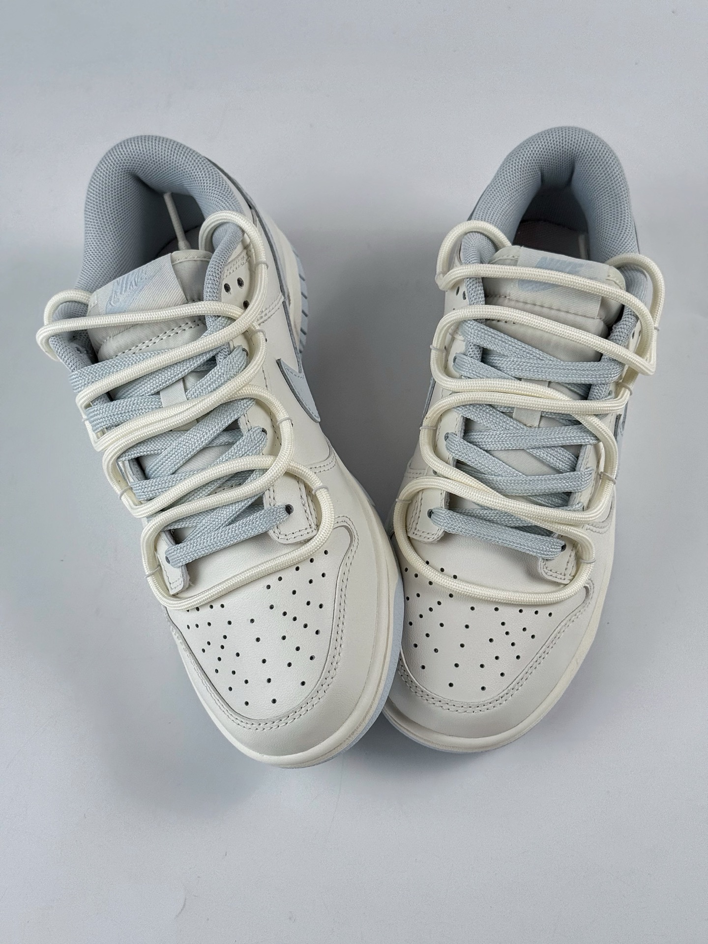 NIKE SB Dunk Low x Just Do It 白蓝绑带 WB0508-047-莆田鞋,莆田鞋货源,高仿鞋,高仿鞋货源,安福档口,莆田高仿鞋,莆田鞋批发,高仿鞋批发,莆田高仿运动鞋,高仿运动鞋,莆田运动鞋 NIKE SB Dunk Low x Just Do It 白蓝绑带 WB0508-047