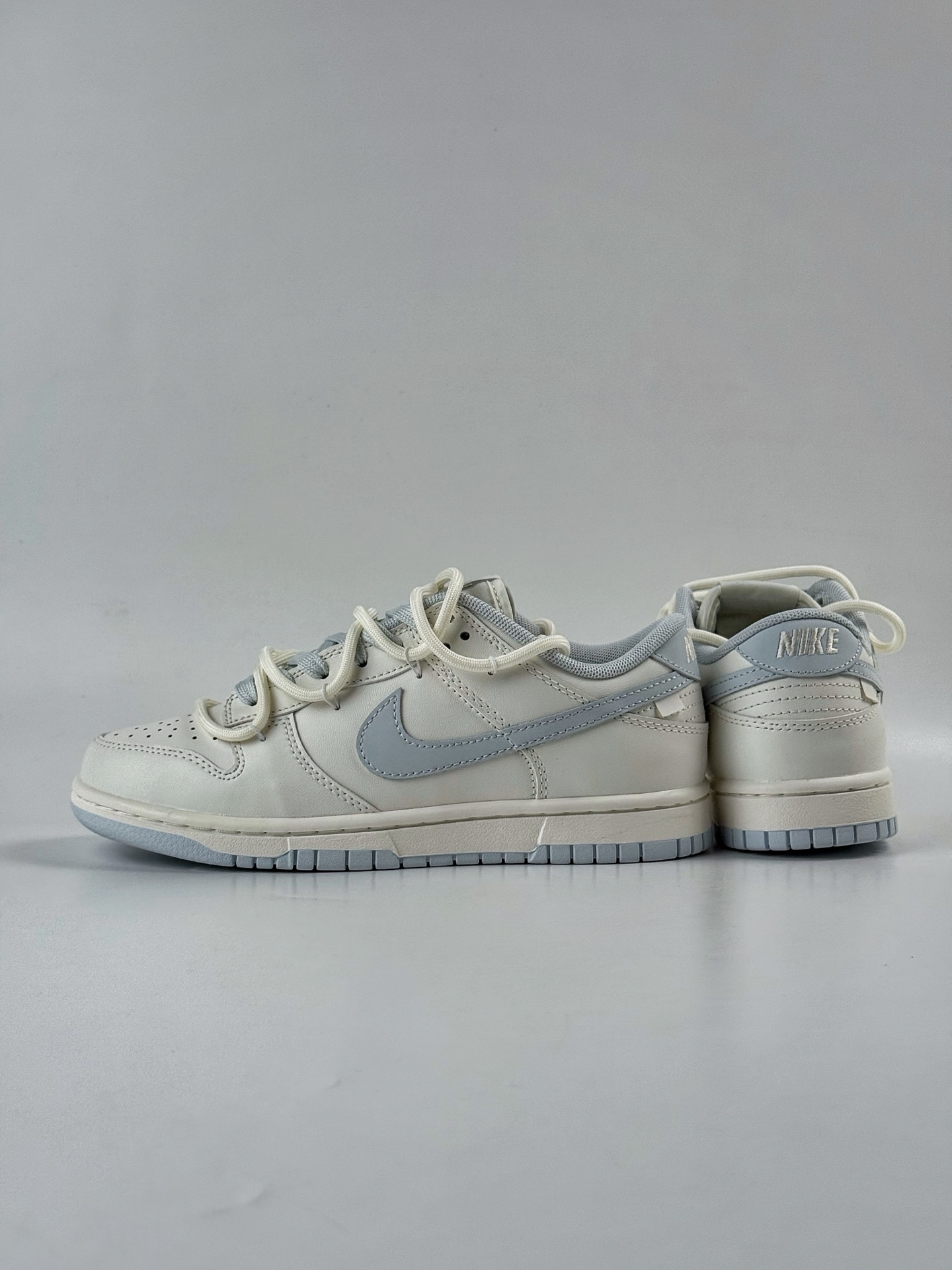 NIKE SB Dunk Low x Just Do It 白蓝绑带 WB0508-047-莆田鞋,莆田鞋货源,高仿鞋,高仿鞋货源,安福档口,莆田高仿鞋,莆田鞋批发,高仿鞋批发,莆田高仿运动鞋,高仿运动鞋,莆田运动鞋 NIKE SB Dunk Low x Just Do It 白蓝绑带 WB0508-047