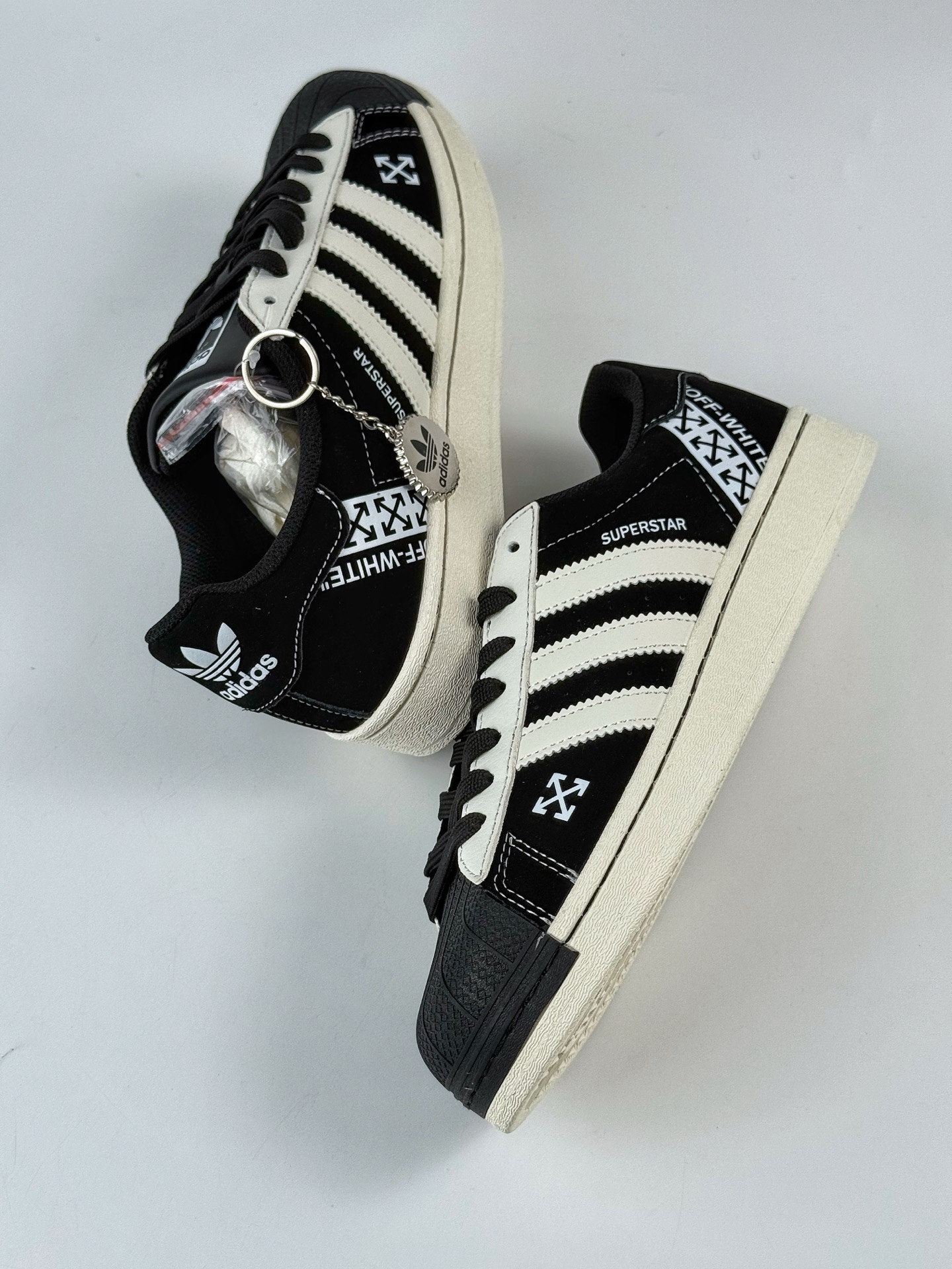 AD Originals Superstar x OFF-WHITE 黑白 AD8019-莆田鞋,莆田鞋货源,高仿鞋,高仿鞋货源,安福档口,莆田高仿鞋,莆田鞋批发,高仿鞋批发,莆田高仿运动鞋,高仿运动鞋,莆田运动鞋 AD Originals Superstar x OFF-WHITE 黑白 AD8019