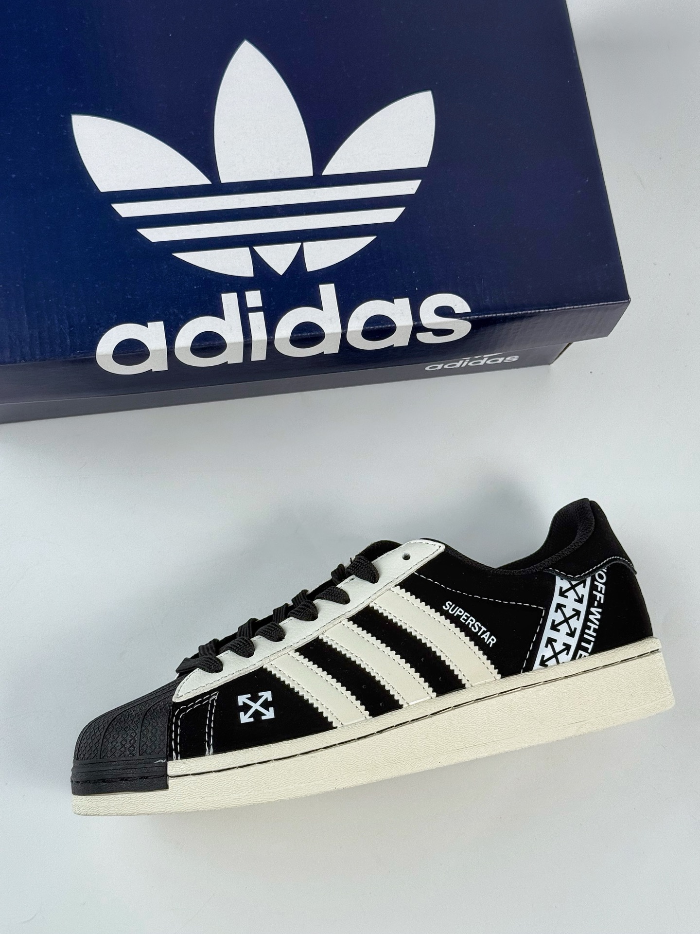 AD Originals Superstar x OFF-WHITE 黑白 AD8019-莆田鞋,莆田鞋货源,高仿鞋,高仿鞋货源,安福档口,莆田高仿鞋,莆田鞋批发,高仿鞋批发,莆田高仿运动鞋,高仿运动鞋,莆田运动鞋 AD Originals Superstar x OFF-WHITE 黑白 AD8019