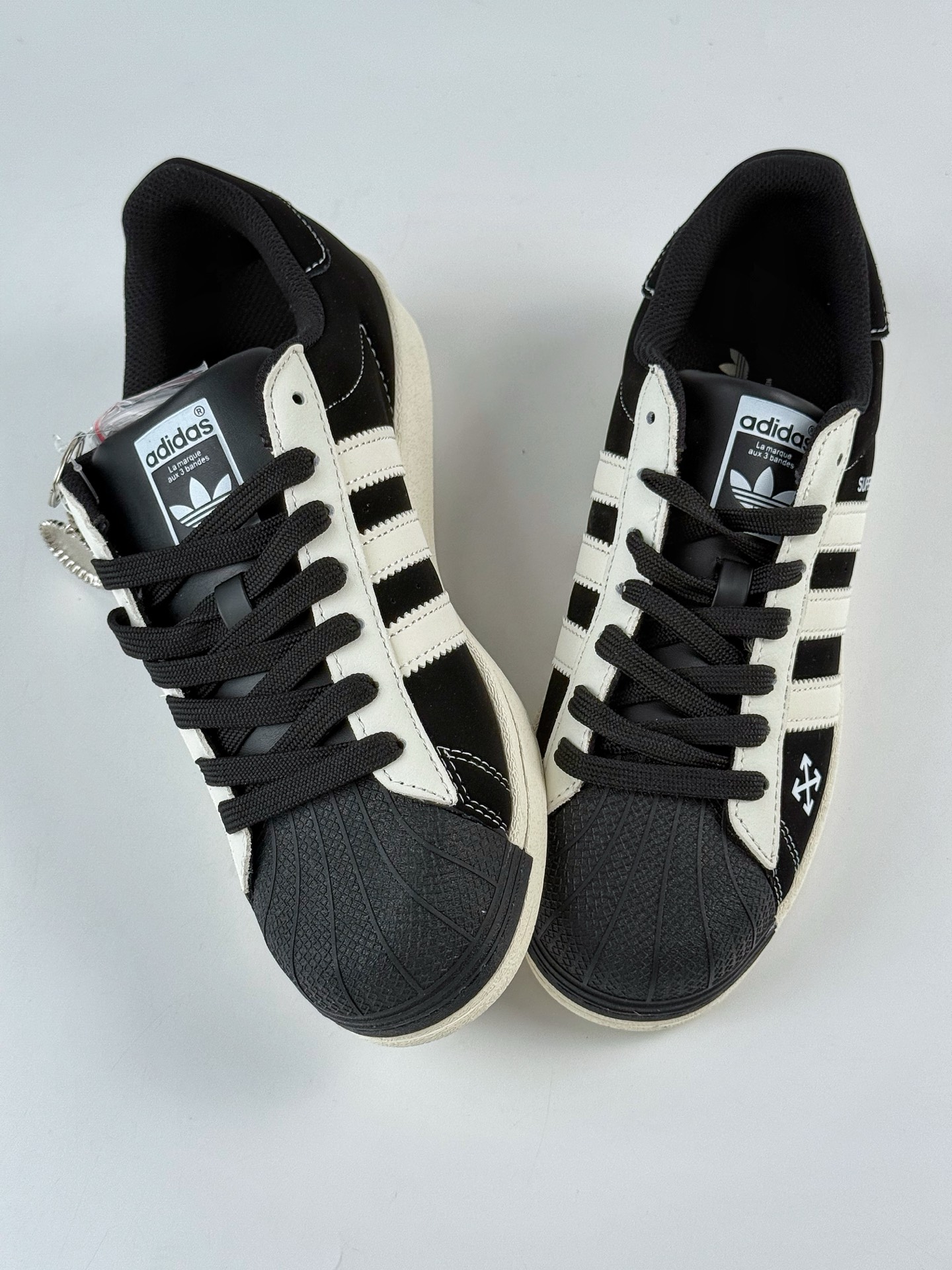AD Originals Superstar x OFF-WHITE 黑白 AD8019-莆田鞋,莆田鞋货源,高仿鞋,高仿鞋货源,安福档口,莆田高仿鞋,莆田鞋批发,高仿鞋批发,莆田高仿运动鞋,高仿运动鞋,莆田运动鞋 AD Originals Superstar x OFF-WHITE 黑白 AD8019