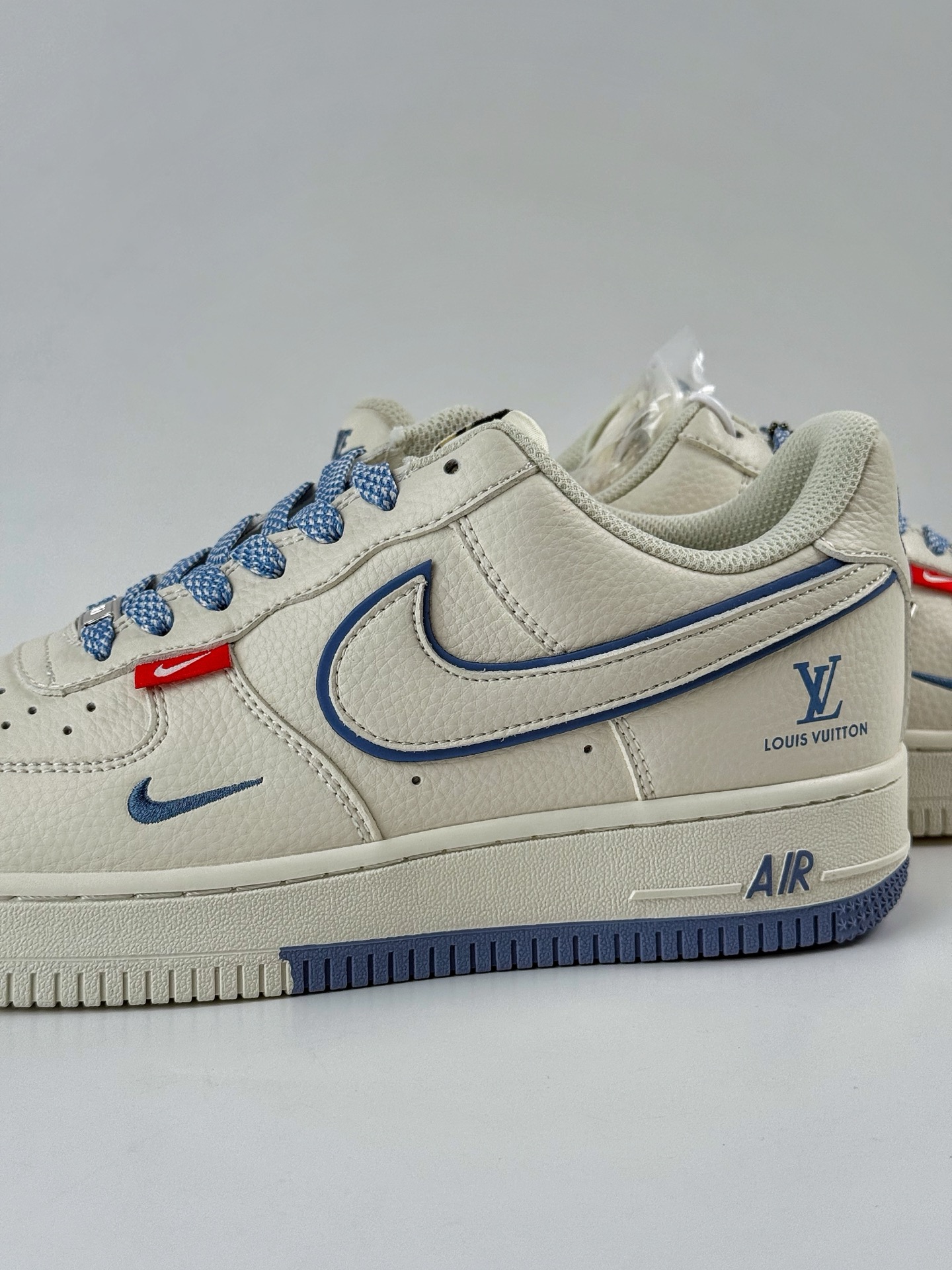 Nike Air Force 1 Low 07 x Louis Vuitton 白蓝小勾满天星 CS5288-018-莆田鞋,莆田鞋货源,高仿鞋,高仿鞋货源,安福档口,莆田高仿鞋,莆田鞋批发,高仿鞋批发,莆田高仿运动鞋,高仿运动鞋,莆田运动鞋 Nike Air Force 1 Low 07 x Louis Vuitton 白蓝小勾满天星 CS5288-018