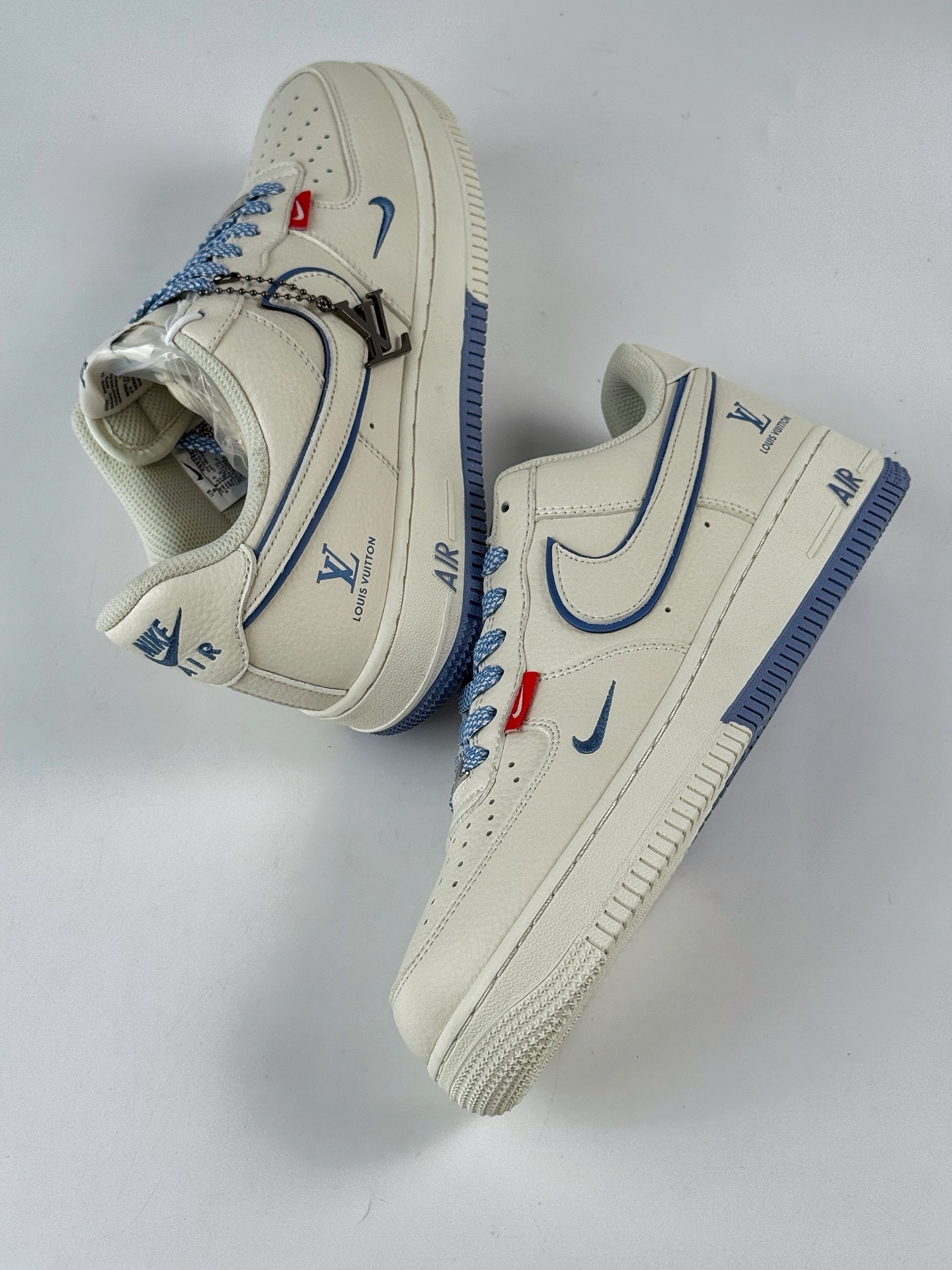 Nike Air Force 1 Low 07 x Louis Vuitton 白蓝小勾满天星 CS5288-018-莆田鞋,莆田鞋货源,高仿鞋,高仿鞋货源,安福档口,莆田高仿鞋,莆田鞋批发,高仿鞋批发,莆田高仿运动鞋,高仿运动鞋,莆田运动鞋 Nike Air Force 1 Low 07 x Louis Vuitton 白蓝小勾满天星 CS5288-018