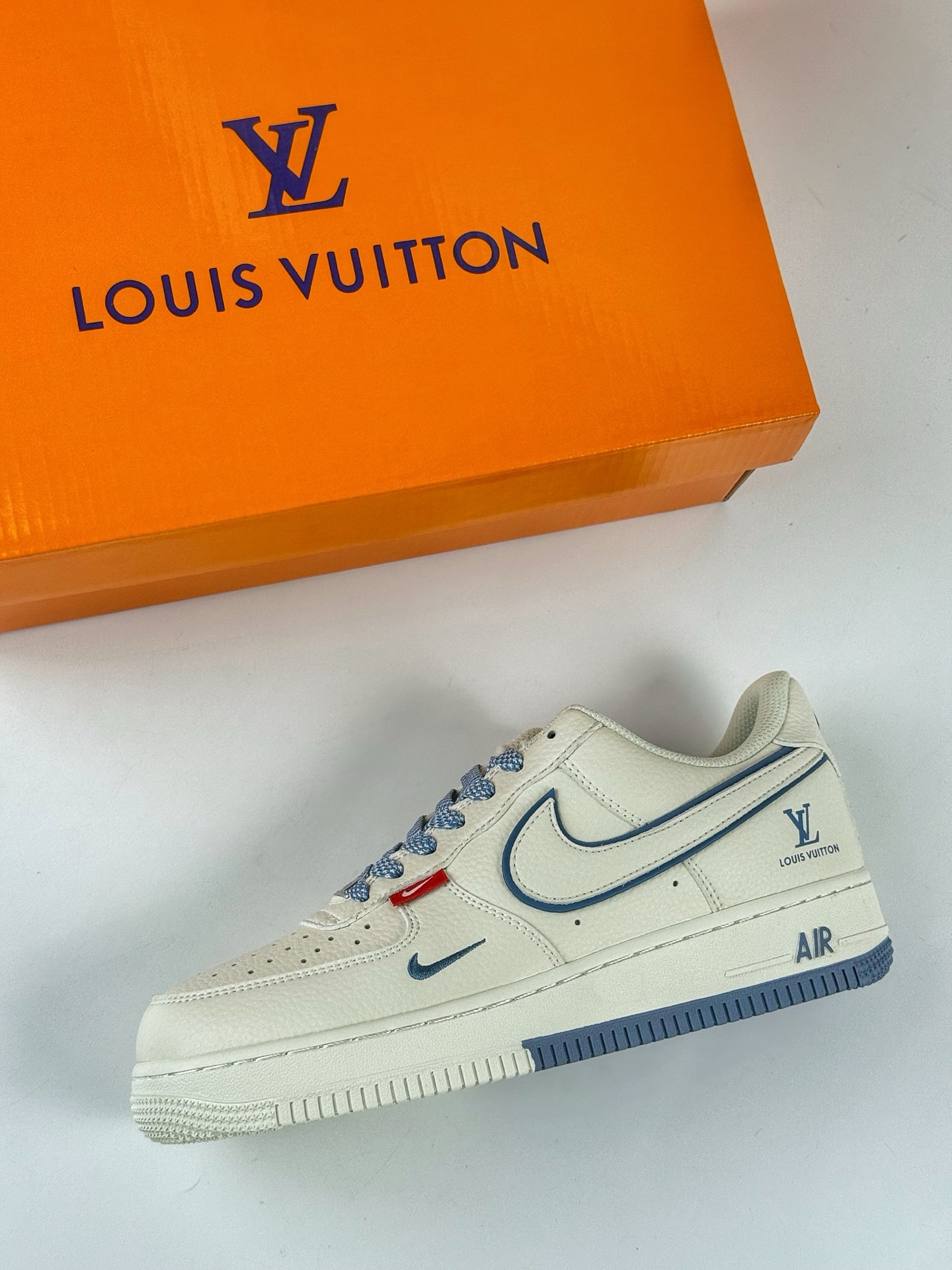 Nike Air Force 1 Low 07 x Louis Vuitton 白蓝小勾满天星 CS5288-018-莆田鞋,莆田鞋货源,高仿鞋,高仿鞋货源,安福档口,莆田高仿鞋,莆田鞋批发,高仿鞋批发,莆田高仿运动鞋,高仿运动鞋,莆田运动鞋 Nike Air Force 1 Low 07 x Louis Vuitton 白蓝小勾满天星 CS5288-018