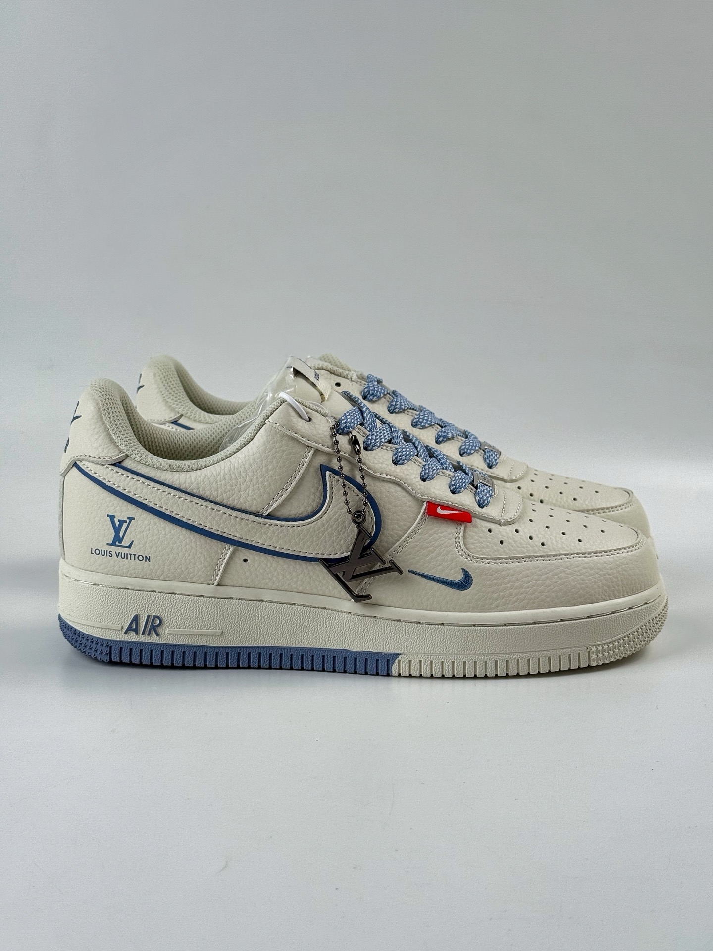 Nike Air Force 1 Low 07 x Louis Vuitton 白蓝小勾满天星 CS5288-018-莆田鞋,莆田鞋货源,高仿鞋,高仿鞋货源,安福档口,莆田高仿鞋,莆田鞋批发,高仿鞋批发,莆田高仿运动鞋,高仿运动鞋,莆田运动鞋 Nike Air Force 1 Low 07 x Louis Vuitton 白蓝小勾满天星 CS5288-018