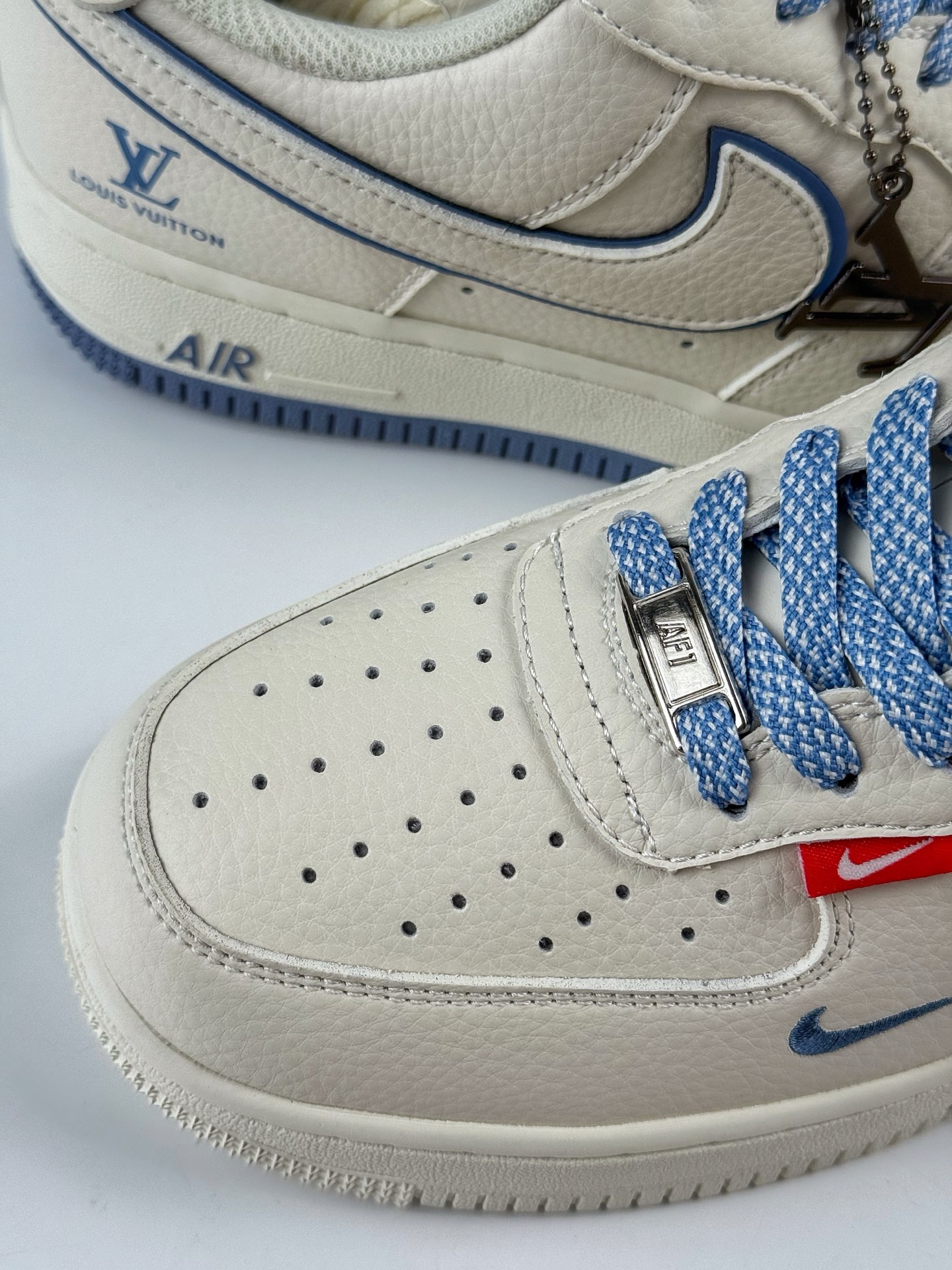 Nike Air Force 1 Low 07 x Louis Vuitton 白蓝小勾满天星 CS5288-018-莆田鞋,莆田鞋货源,高仿鞋,高仿鞋货源,安福档口,莆田高仿鞋,莆田鞋批发,高仿鞋批发,莆田高仿运动鞋,高仿运动鞋,莆田运动鞋 Nike Air Force 1 Low 07 x Louis Vuitton 白蓝小勾满天星 CS5288-018