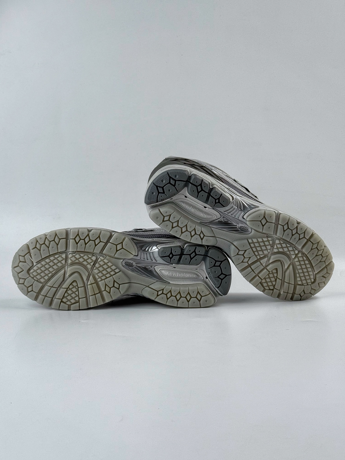 190 New Balance U1906系列 复古单品宝藏老爹鞋款 U1906RNY-Chinese UA Cheap High Quatity Brand Clothes Bags handbags Sneakers wholesale wholesaler seller from China Factory suppliers Fashion Clothing Shoes best Quality Beautiful Price 190 New Balance U1906系列 复古单品宝藏老爹鞋款 U1906RNY