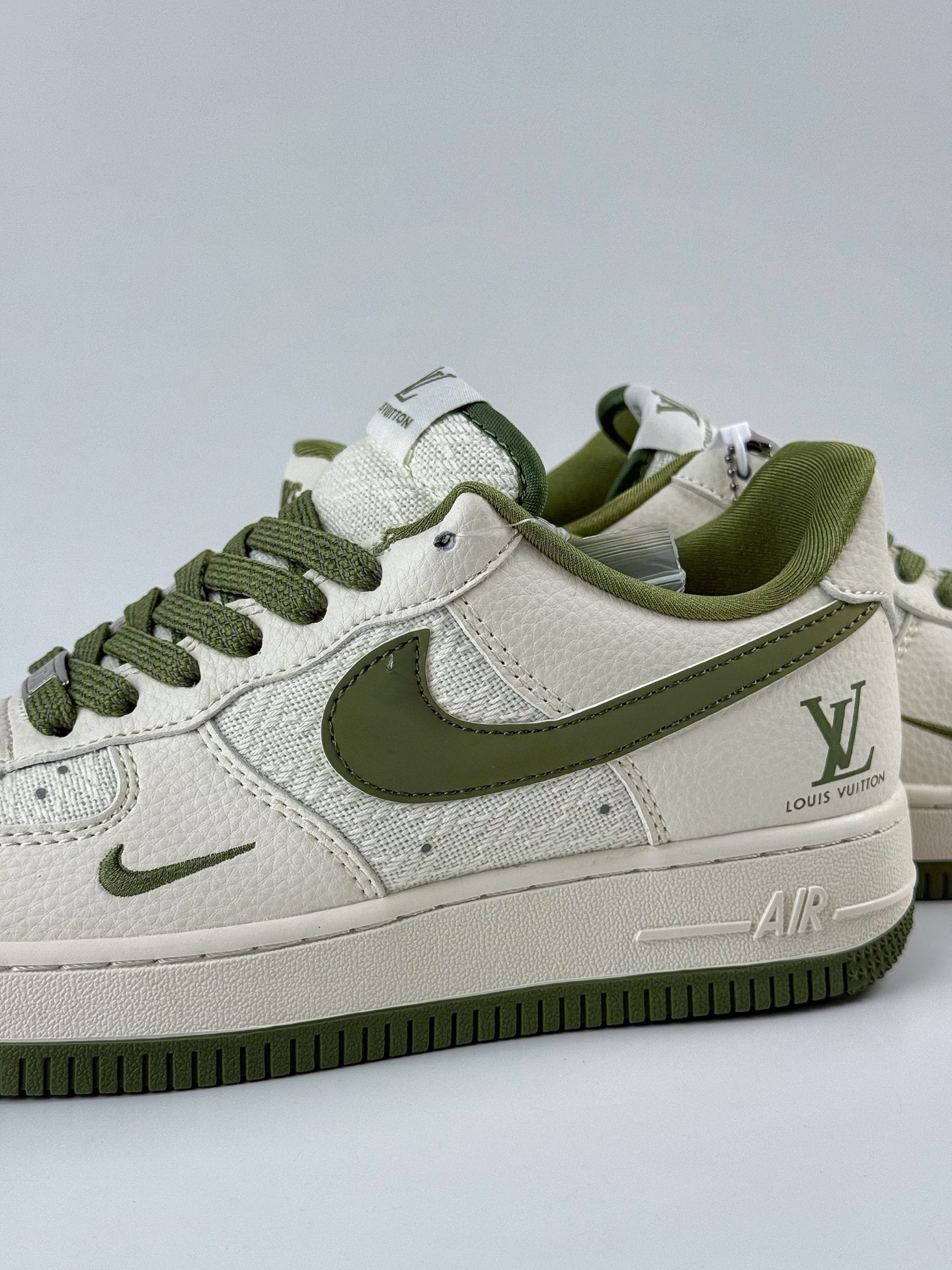 Nike Air Force 1 Low 07 x Louis Vuitton 白绿小勾 XX3168-192-莆田鞋,莆田鞋货源,高仿鞋,高仿鞋货源,安福档口,莆田高仿鞋,莆田鞋批发,高仿鞋批发,莆田高仿运动鞋,高仿运动鞋,莆田运动鞋 Nike Air Force 1 Low 07 x Louis Vuitton 白绿小勾 XX3168-192