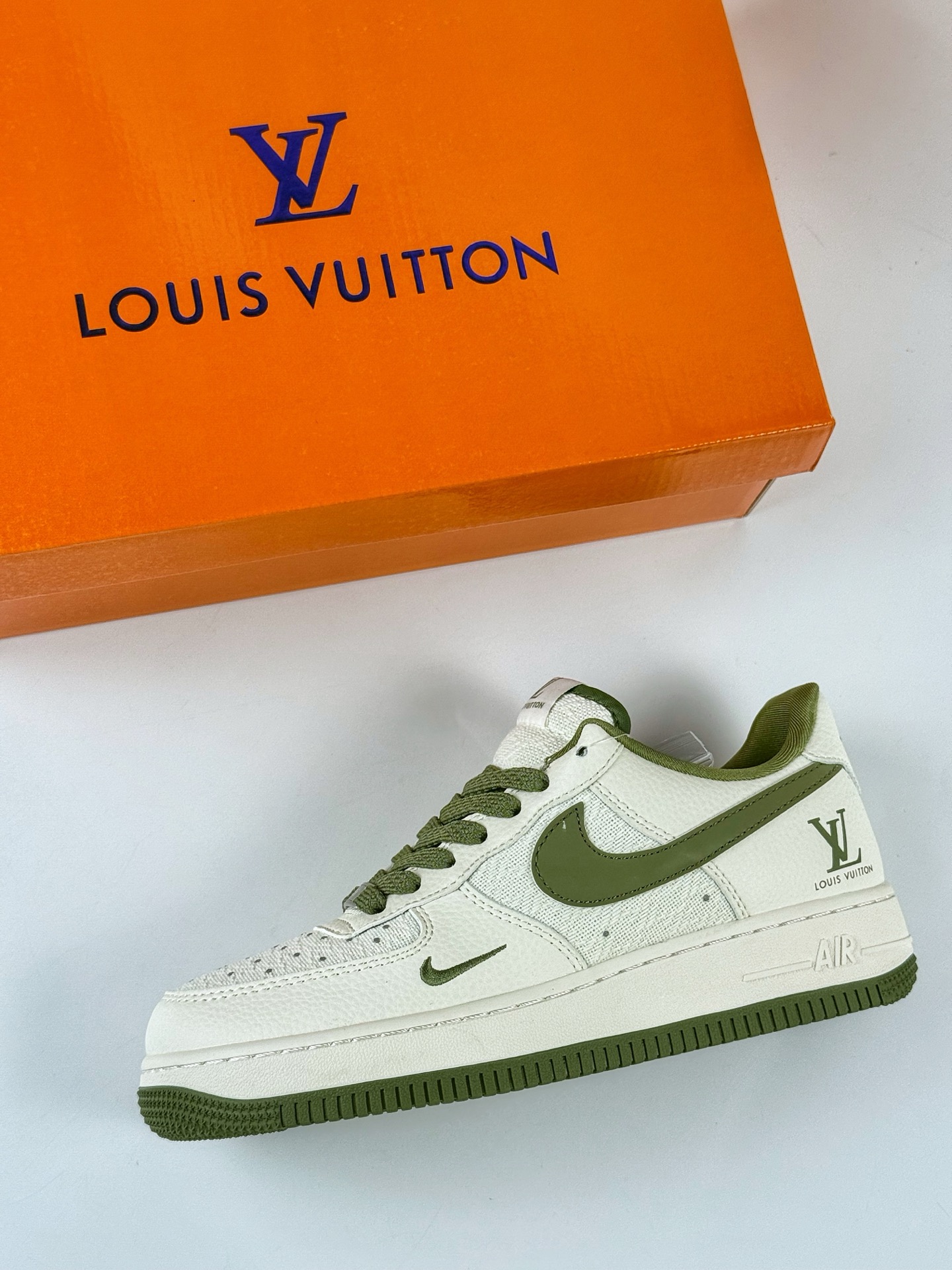 Nike Air Force 1 Low 07 x Louis Vuitton 白绿小勾 XX3168-192-莆田鞋,莆田鞋货源,高仿鞋,高仿鞋货源,安福档口,莆田高仿鞋,莆田鞋批发,高仿鞋批发,莆田高仿运动鞋,高仿运动鞋,莆田运动鞋 Nike Air Force 1 Low 07 x Louis Vuitton 白绿小勾 XX3168-192