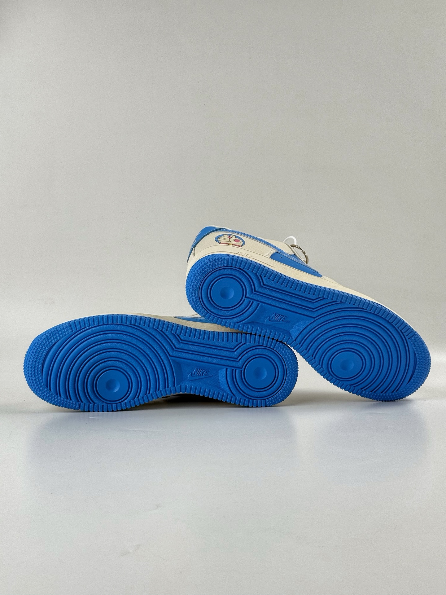 Nike Air Force 1 Low 07 叮当猫小勾 KK1988-089-莆田鞋,莆田鞋货源,高仿鞋,高仿鞋货源,安福档口,莆田高仿鞋,莆田鞋批发,高仿鞋批发,莆田高仿运动鞋,高仿运动鞋,莆田运动鞋 Nike Air Force 1 Low 07 叮当猫小勾 KK1988-089