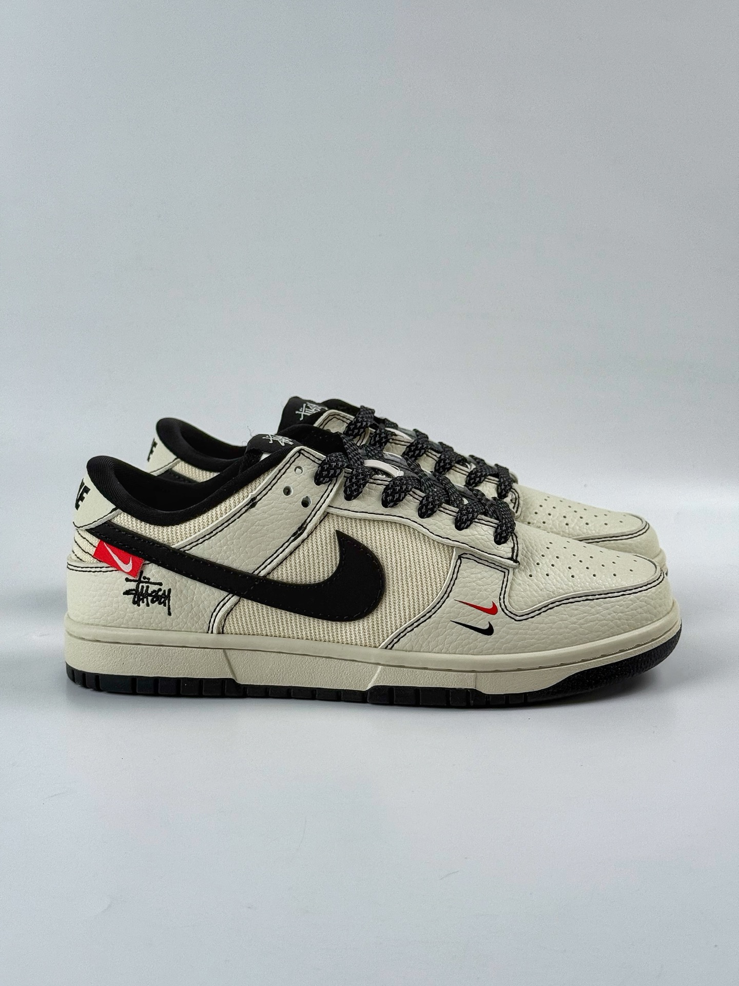 Nike SB Dunk Low x Stussy 白黑双小钩满天星 SC9207-425
