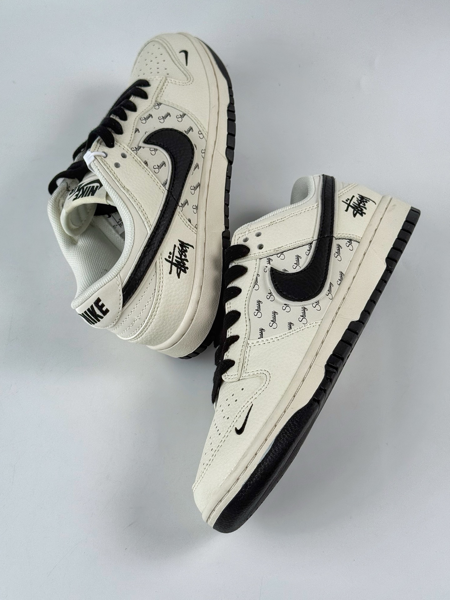 Nike Air Dunk LOW 1“斯图西联名——经典米黑勾” JP1628-023-莆田鞋,莆田鞋货源,高仿鞋,高仿鞋货源,安福档口,莆田高仿鞋,莆田鞋批发,高仿鞋批发,莆田高仿运动鞋,高仿运动鞋,莆田运动鞋 Nike Air Dunk LOW 1“斯图西联名——经典米黑勾” JP1628-023