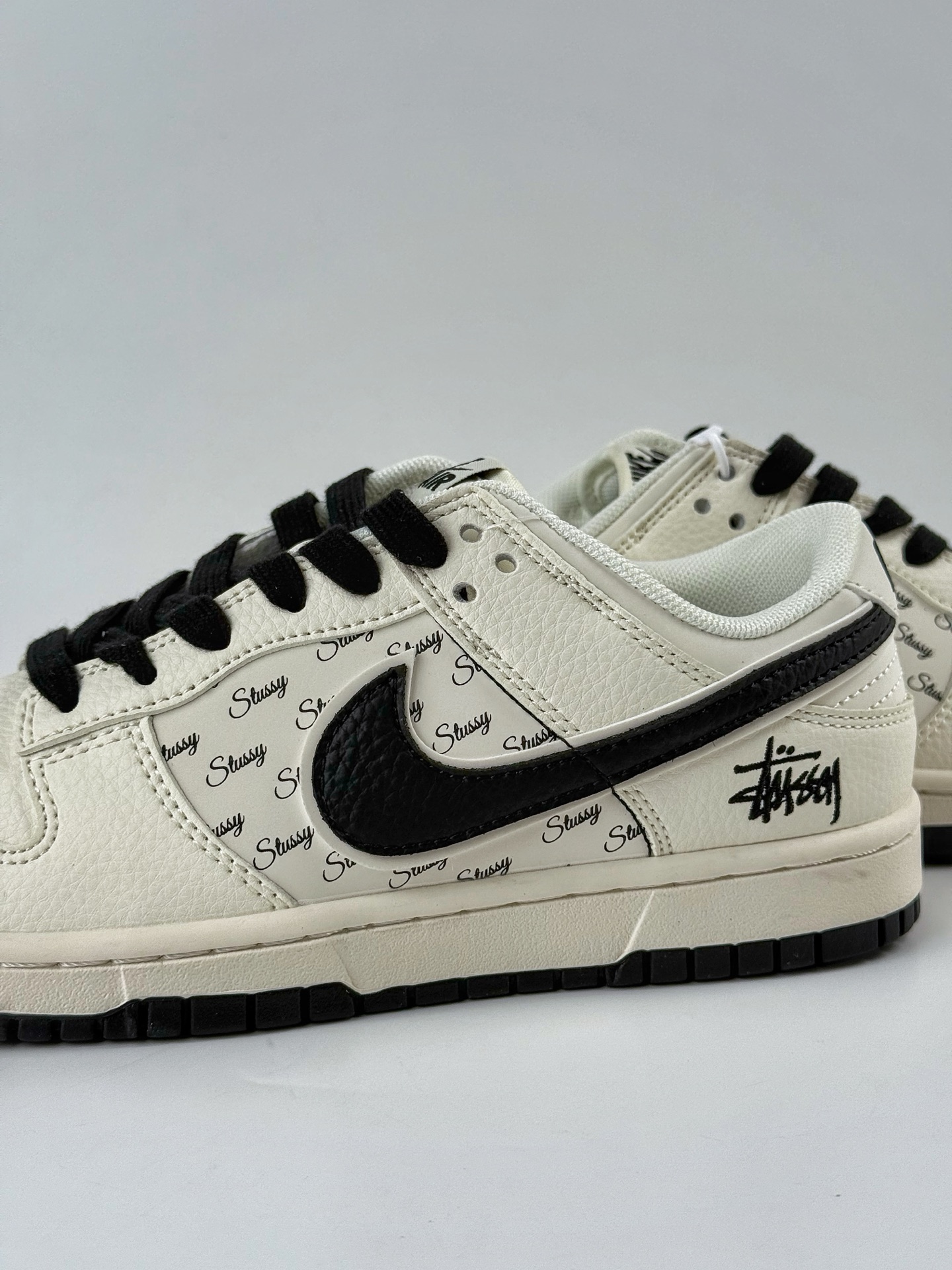 Nike Air Dunk LOW 1“斯图西联名——经典米黑勾” JP1628-023-莆田鞋,莆田鞋货源,高仿鞋,高仿鞋货源,安福档口,莆田高仿鞋,莆田鞋批发,高仿鞋批发,莆田高仿运动鞋,高仿运动鞋,莆田运动鞋 Nike Air Dunk LOW 1“斯图西联名——经典米黑勾” JP1628-023