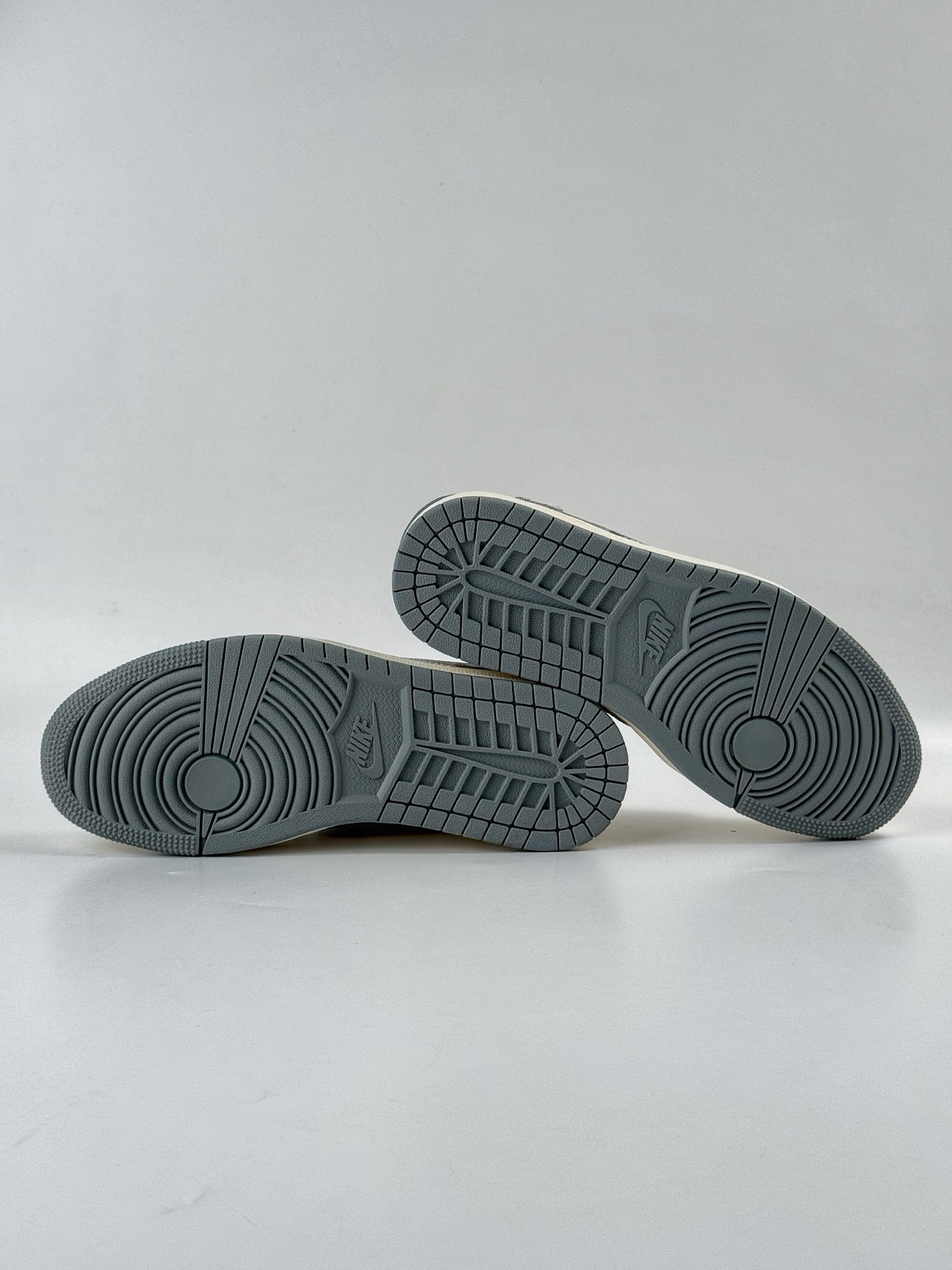 Travis Scott x Nike Air Jordan 1 Low x Stussy Air Jordan 1 Low 反转黄白小勾满天星倒钩 XS7089-621-莆田鞋,莆田鞋货源,高仿鞋,高仿鞋货源,安福档口,莆田高仿鞋,莆田鞋批发,高仿鞋批发,莆田高仿运动鞋,高仿运动鞋,莆田运动鞋 Travis Scott x Nike Air Jordan 1 Low x Stussy Air Jordan 1 Low 反转黄白小勾满天星倒钩 XS7089-621