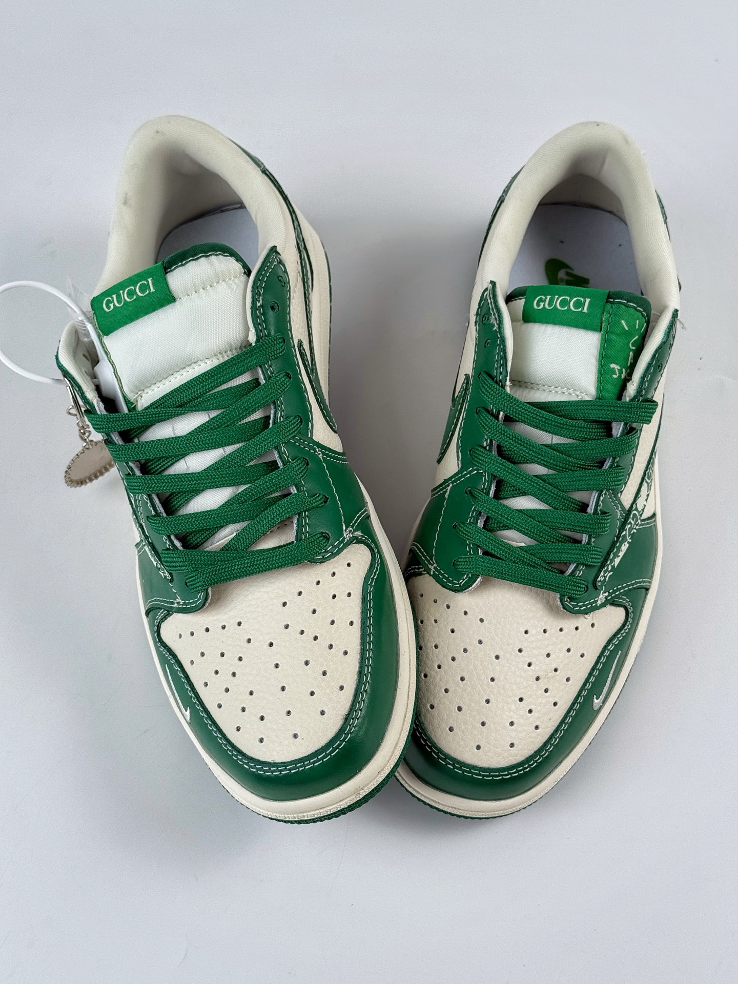 280 Travis Scott x Nike Air Jordan 1 Low x GUCCI Air Jordan 1 Low 反转绿白小勾倒钩 纯原版本 LD2025-025-Chinese UA Cheap High Quatity Brand Clothes Bags handbags Sneakers wholesale wholesaler seller from China Factory suppliers Fashion Clothing Shoes best Quality Beautiful Price 280 Travis Scott x Nike Air Jordan 1 Low x GUCCI Air Jordan 1 Low 反转绿白小勾倒钩 纯原版本 LD2025-025