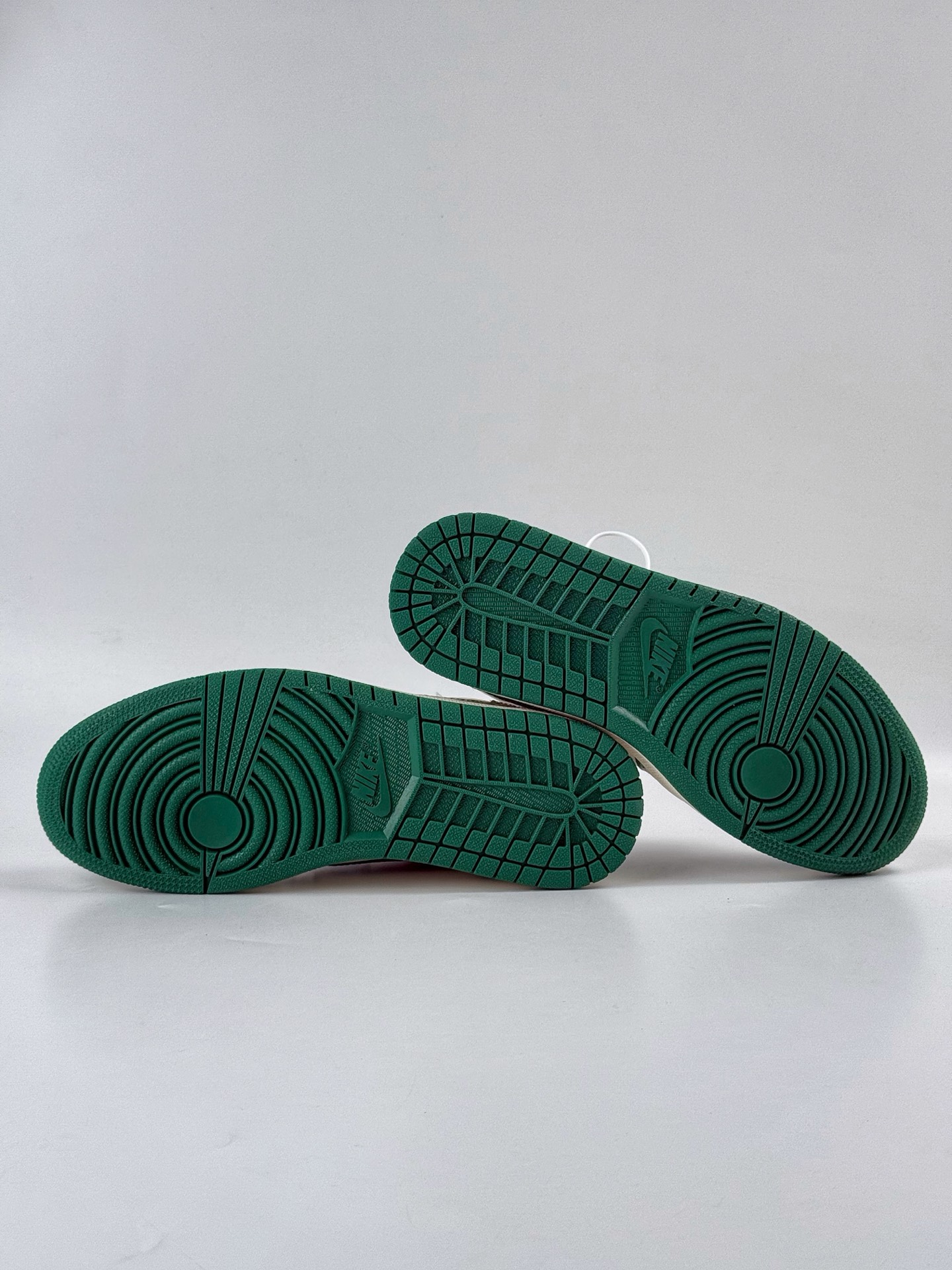 280 Travis Scott x Nike Air Jordan 1 Low x GUCCI Air Jordan 1 Low 反转绿白小勾倒钩 纯原版本 LD2025-025-Chinese UA Cheap High Quatity Brand Clothes Bags handbags Sneakers wholesale wholesaler seller from China Factory suppliers Fashion Clothing Shoes best Quality Beautiful Price 280 Travis Scott x Nike Air Jordan 1 Low x GUCCI Air Jordan 1 Low 反转绿白小勾倒钩 纯原版本 LD2025-025