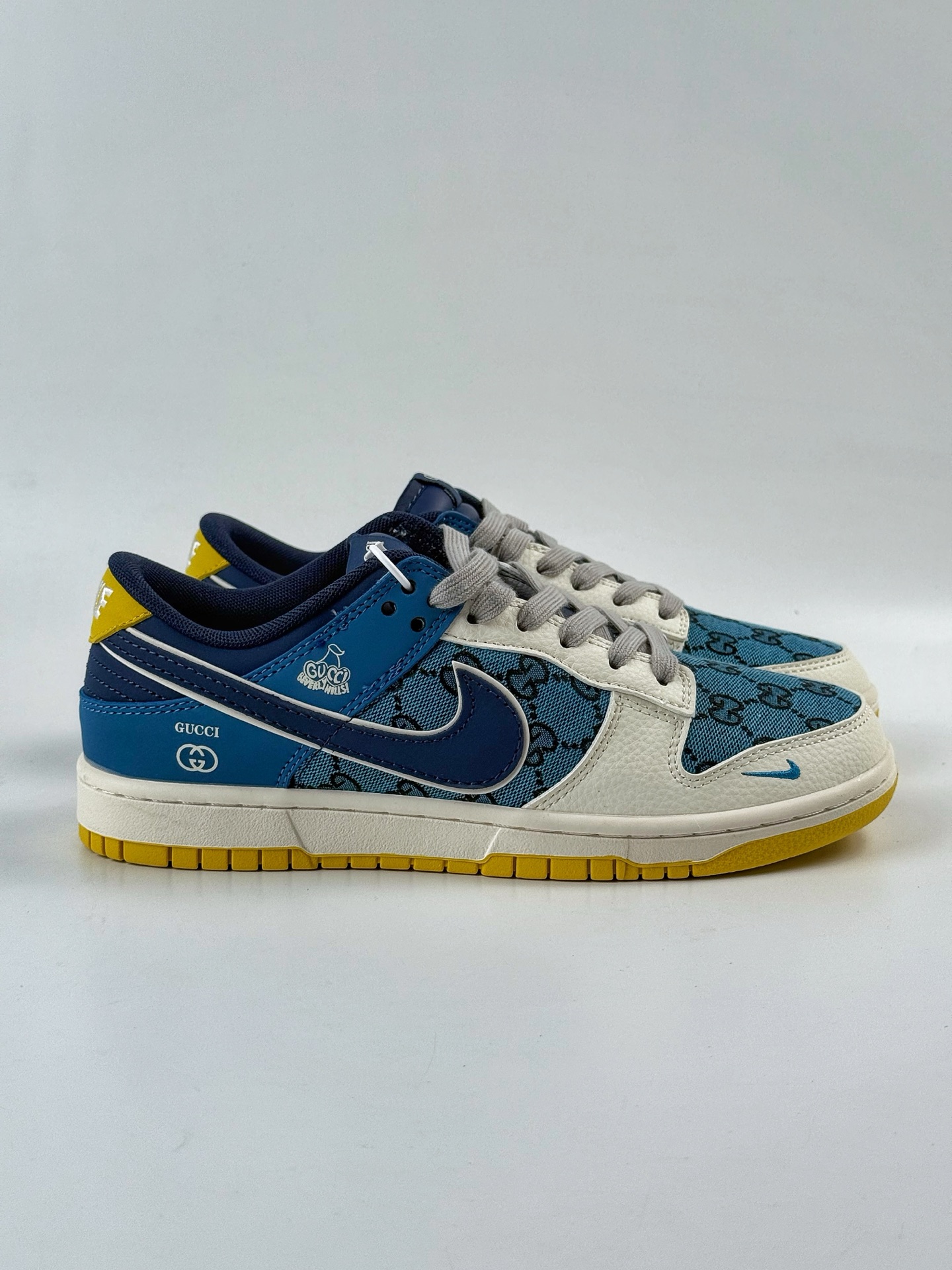 260 Nike SB Dunk Low x GUCCI 白蓝小勾 XD1588-215-Chinese UA Cheap High Quatity Brand Clothes Bags handbags Sneakers wholesale wholesaler seller from China Factory suppliers Fashion Clothing Shoes best Quality Beautiful Price 260 Nike SB Dunk Low x GUCCI 白蓝小勾 XD1588-215