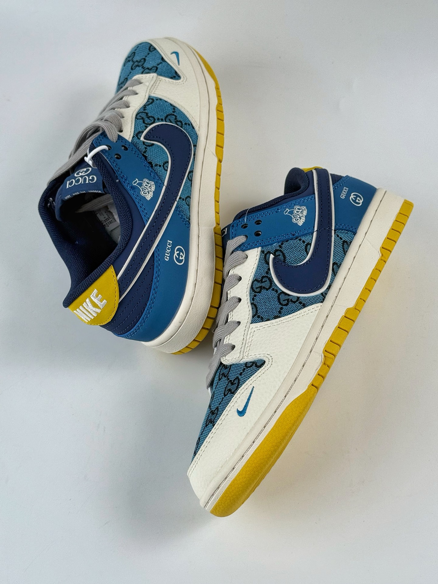 260 Nike SB Dunk Low x GUCCI 白蓝小勾 XD1588-215-Chinese UA Cheap High Quatity Brand Clothes Bags handbags Sneakers wholesale wholesaler seller from China Factory suppliers Fashion Clothing Shoes best Quality Beautiful Price 260 Nike SB Dunk Low x GUCCI 白蓝小勾 XD1588-215