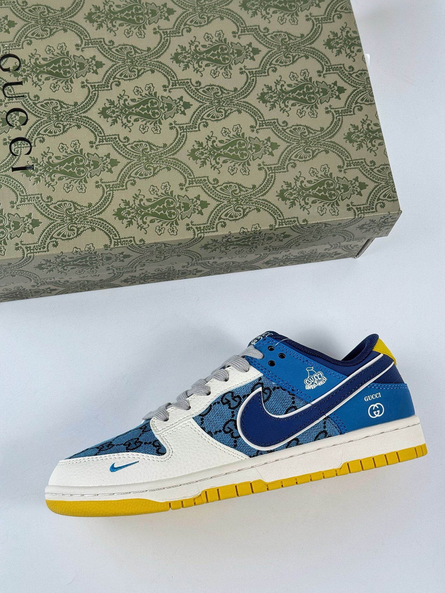 260 Nike SB Dunk Low x GUCCI 白蓝小勾 XD1588-215-Chinese UA Cheap High Quatity Brand Clothes Bags handbags Sneakers wholesale wholesaler seller from China Factory suppliers Fashion Clothing Shoes best Quality Beautiful Price 260 Nike SB Dunk Low x GUCCI 白蓝小勾 XD1588-215
