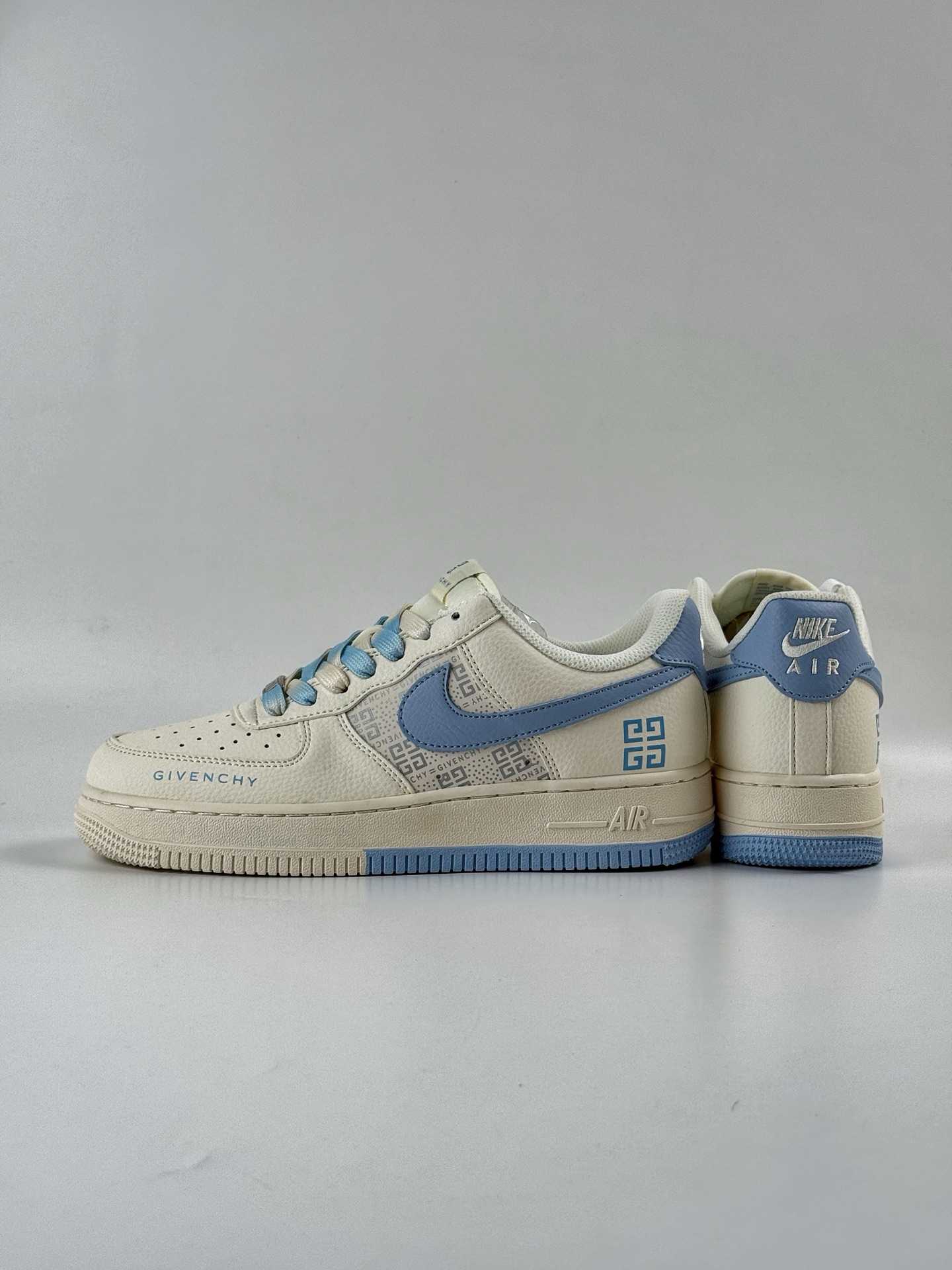 260 Nike Air Force 1 Low 07 x GIVENCHY 白蓝小勾 HS8068-018-Chinese UA Cheap High Quatity Brand Clothes Bags handbags Sneakers wholesale wholesaler seller from China Factory suppliers Fashion Clothing Shoes best Quality Beautiful Price 260 Nike Air Force 1 Low 07 x GIVENCHY 白蓝小勾 HS8068-018