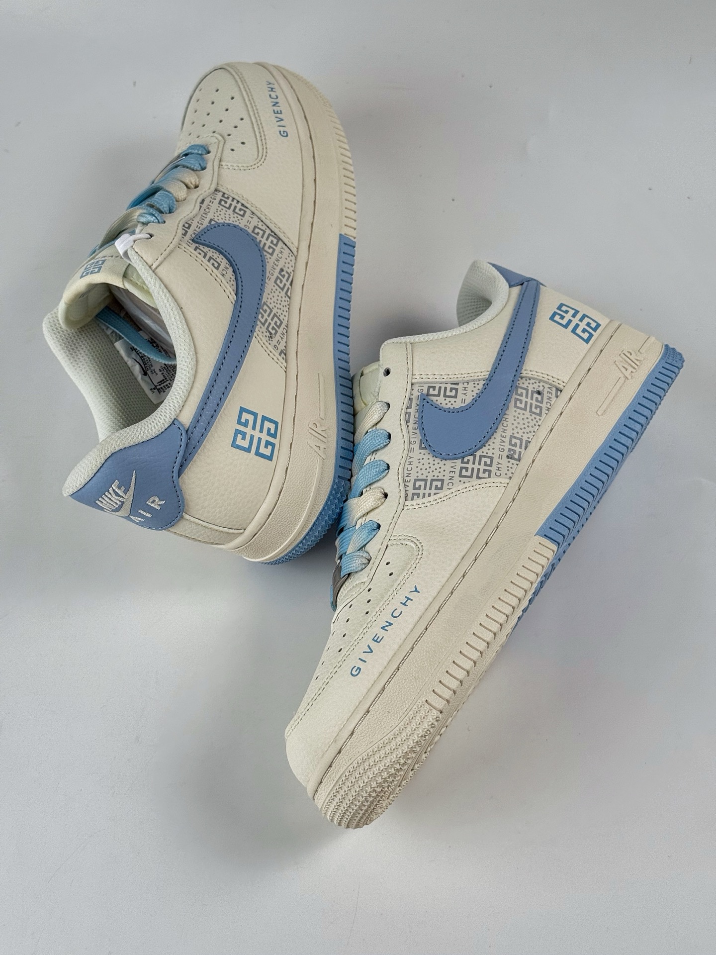 260 Nike Air Force 1 Low 07 x GIVENCHY 白蓝小勾 HS8068-018-Chinese UA Cheap High Quatity Brand Clothes Bags handbags Sneakers wholesale wholesaler seller from China Factory suppliers Fashion Clothing Shoes best Quality Beautiful Price 260 Nike Air Force 1 Low 07 x GIVENCHY 白蓝小勾 HS8068-018