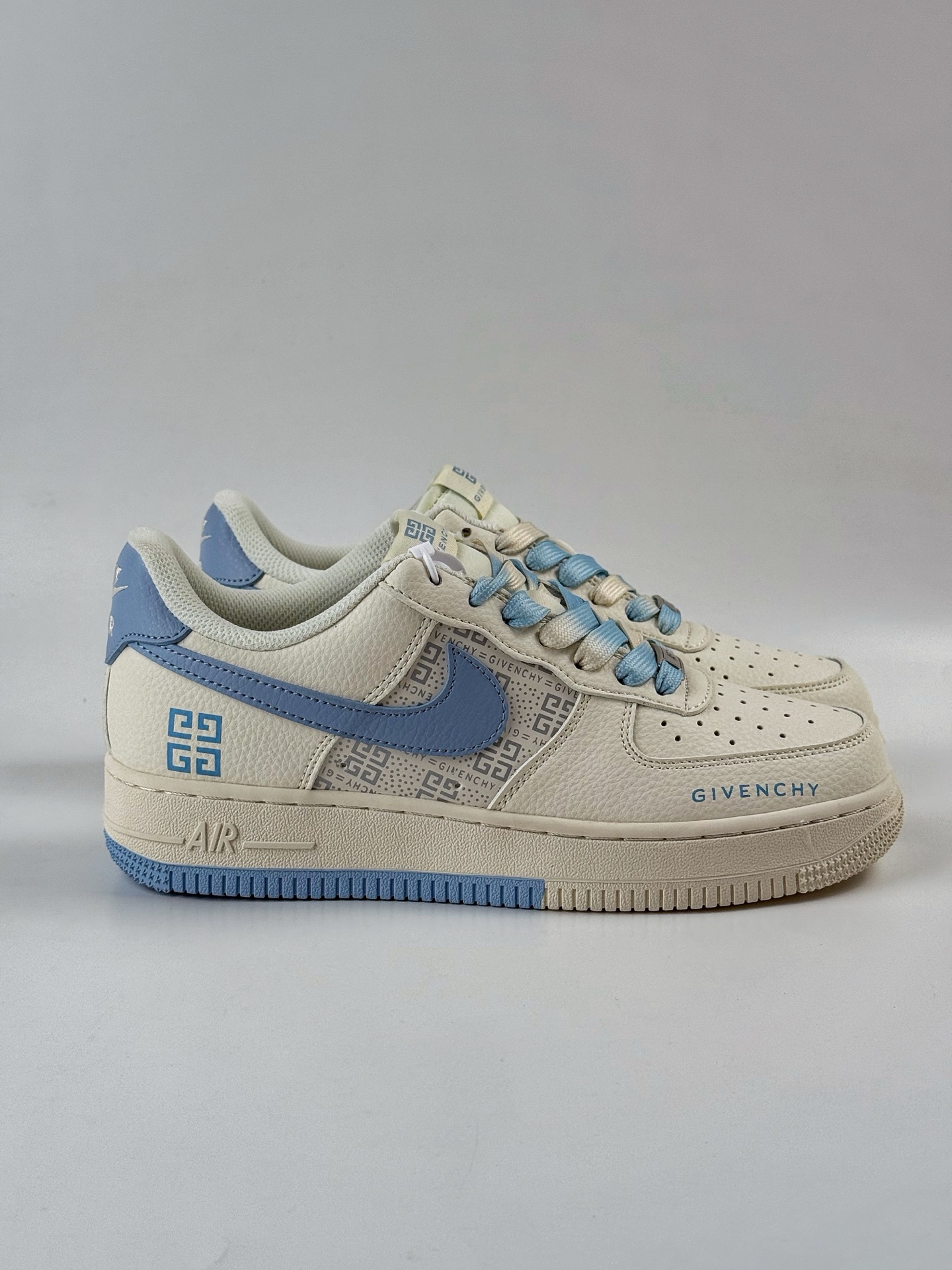 260 Nike Air Force 1 Low 07 x GIVENCHY 白蓝小勾 HS8068-018-Chinese UA Cheap High Quatity Brand Clothes Bags handbags Sneakers wholesale wholesaler seller from China Factory suppliers Fashion Clothing Shoes best Quality Beautiful Price 260 Nike Air Force 1 Low 07 x GIVENCHY 白蓝小勾 HS8068-018