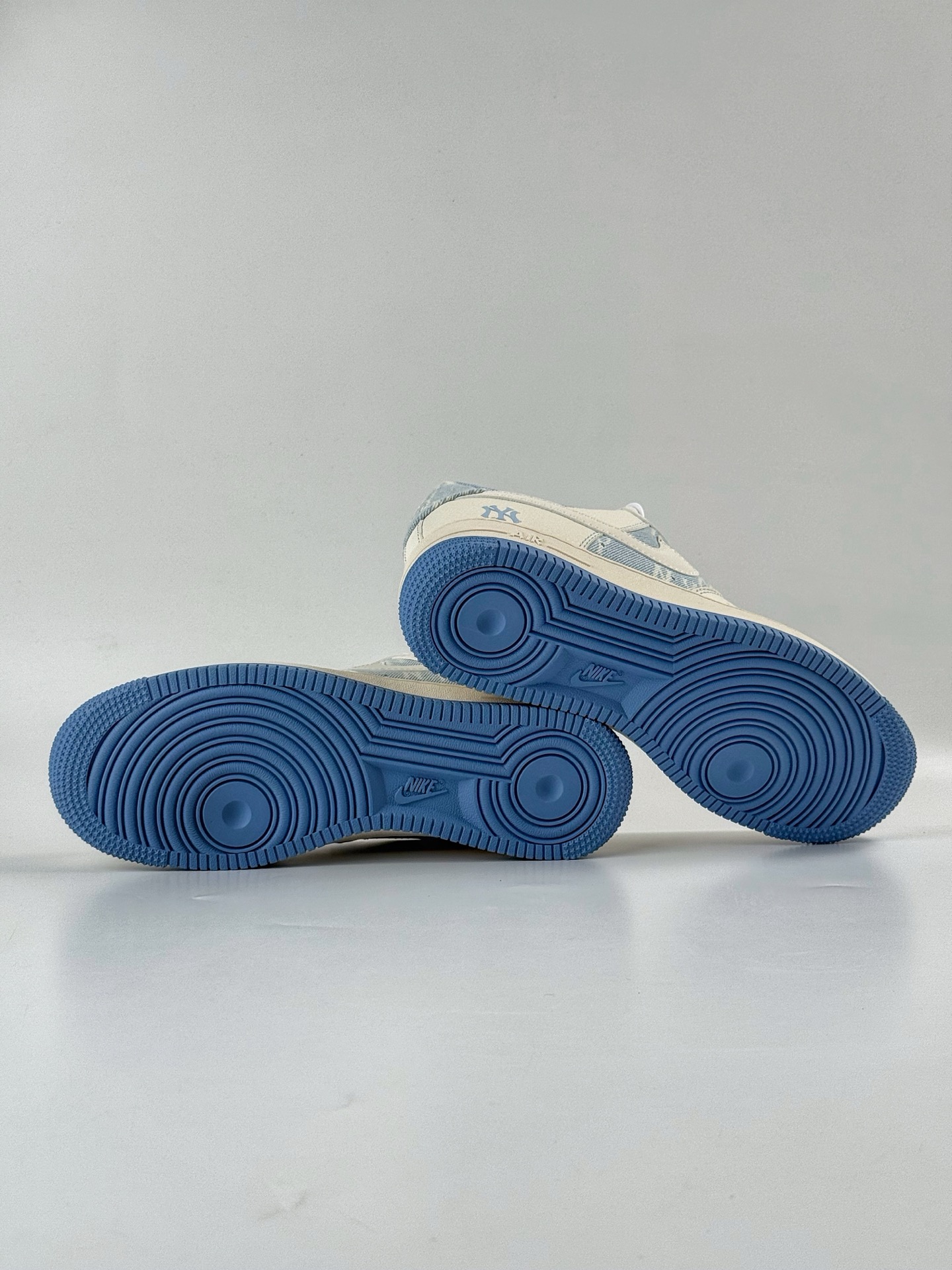 260 Nike Air Force 1 Low 07 x MLB 白蓝小勾 HS8068-016-Chinese UA Cheap High Quatity Brand Clothes Bags handbags Sneakers wholesale wholesaler seller from China Factory suppliers Fashion Clothing Shoes best Quality Beautiful Price 260 Nike Air Force 1 Low 07 x MLB 白蓝小勾 HS8068-016