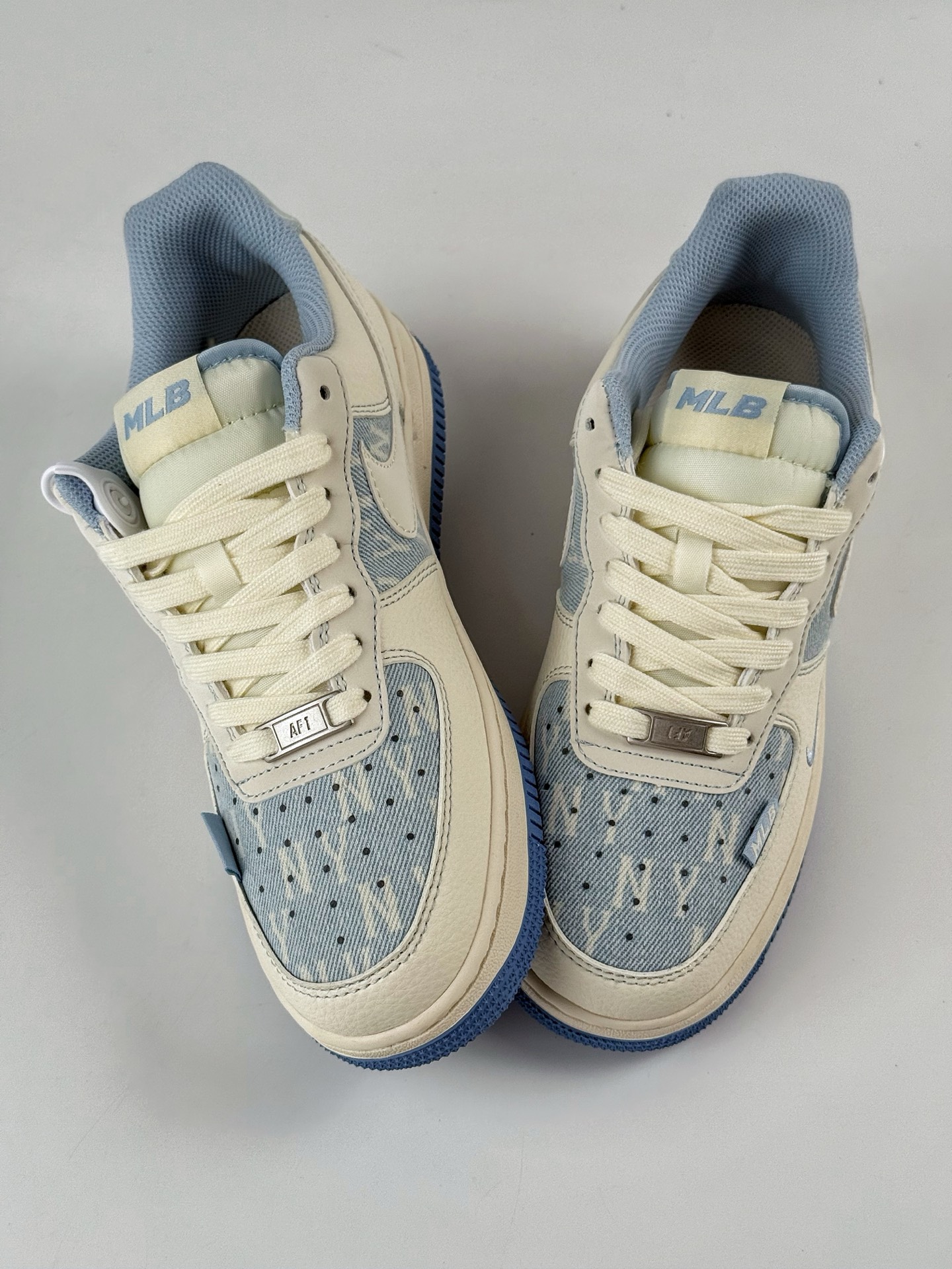 260 Nike Air Force 1 Low 07 x MLB 白蓝小勾 HS8068-016-Chinese UA Cheap High Quatity Brand Clothes Bags handbags Sneakers wholesale wholesaler seller from China Factory suppliers Fashion Clothing Shoes best Quality Beautiful Price 260 Nike Air Force 1 Low 07 x MLB 白蓝小勾 HS8068-016