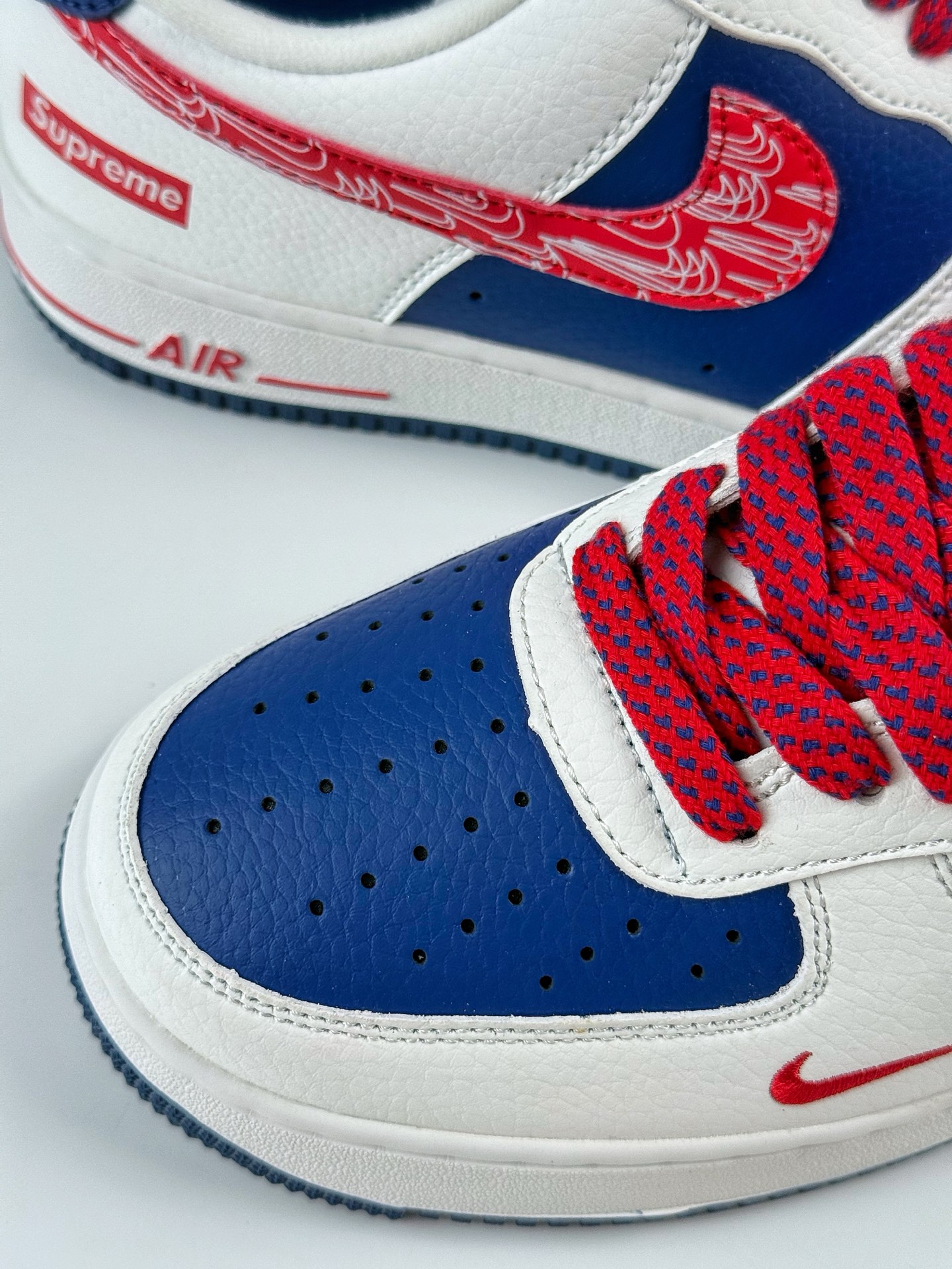 220 Nike Air Force 1 Low 07 x Supreme 白蓝红小勾满天星 DQ6628-160-Chinese UA Cheap High Quatity Brand Clothes Bags handbags Sneakers wholesale wholesaler seller from China Factory suppliers Fashion Clothing Shoes best Quality Beautiful Price 220 Nike Air Force 1 Low 07 x Supreme 白蓝红小勾满天星 DQ6628-160