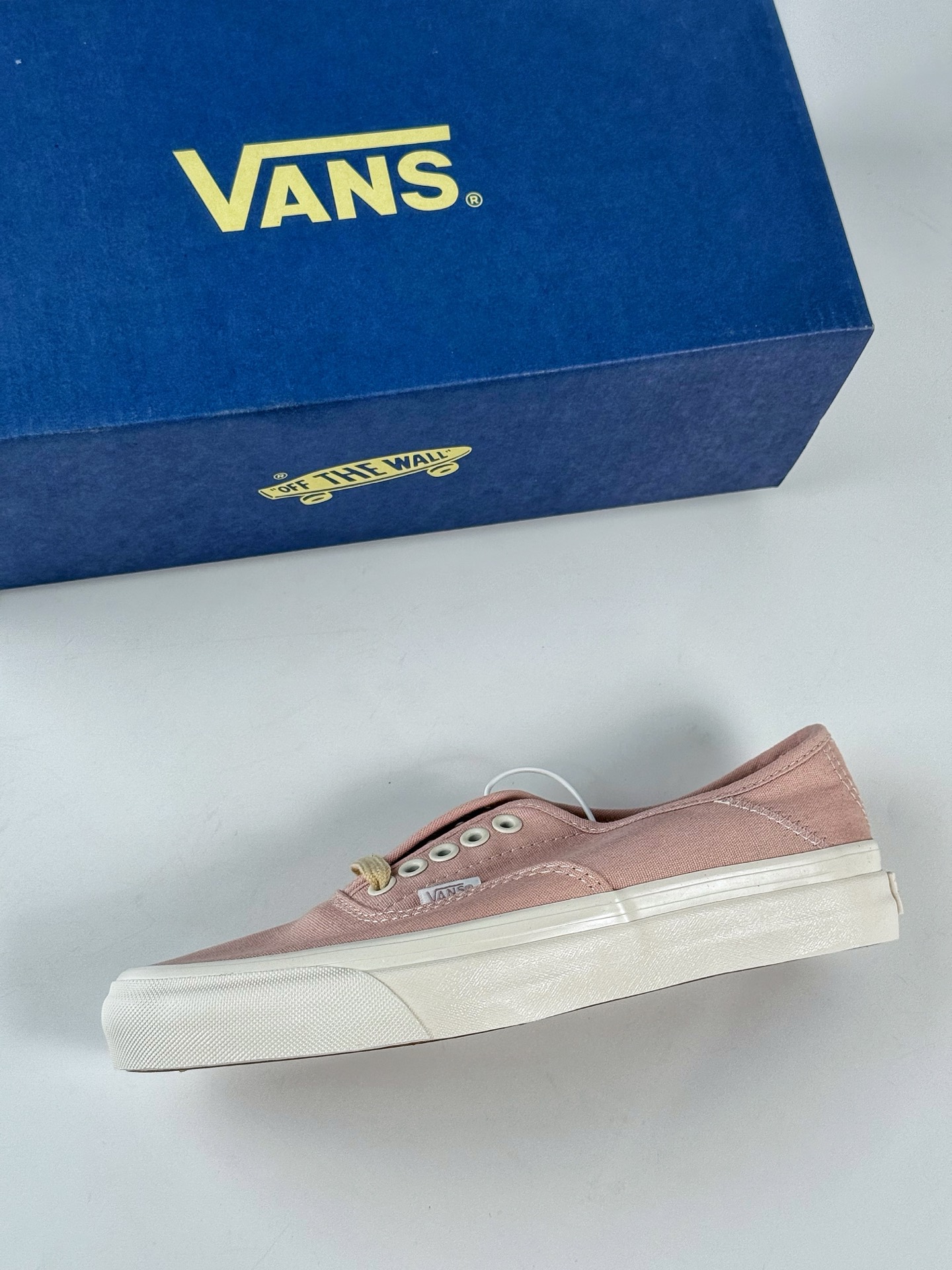 130 Vans Authentic 44 Premium 粉色 万斯官方 舒适简约时尚低帮帆布鞋 VN000D4YFBMYK-Chinese UA Cheap High Quatity Brand Clothes Bags handbags Sneakers wholesale wholesaler seller from China Factory suppliers Fashion Clothing Shoes best Quality Beautiful Price 130 Vans Authentic 44 Premium 粉色 万斯官方 舒适简约时尚低帮帆布鞋 VN000D4YFBMYK