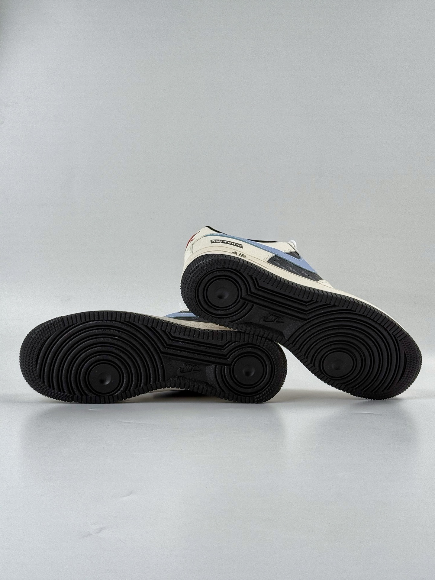 260 Nike Air Force 1 Low 07 x Supreme 白黑蓝小勾满天星 ZH2598-311-Chinese UA Cheap High Quatity Brand Clothes Bags handbags Sneakers wholesale wholesaler seller from China Factory suppliers Fashion Clothing Shoes best Quality Beautiful Price 260 Nike Air Force 1 Low 07 x Supreme 白黑蓝小勾满天星 ZH2598-311