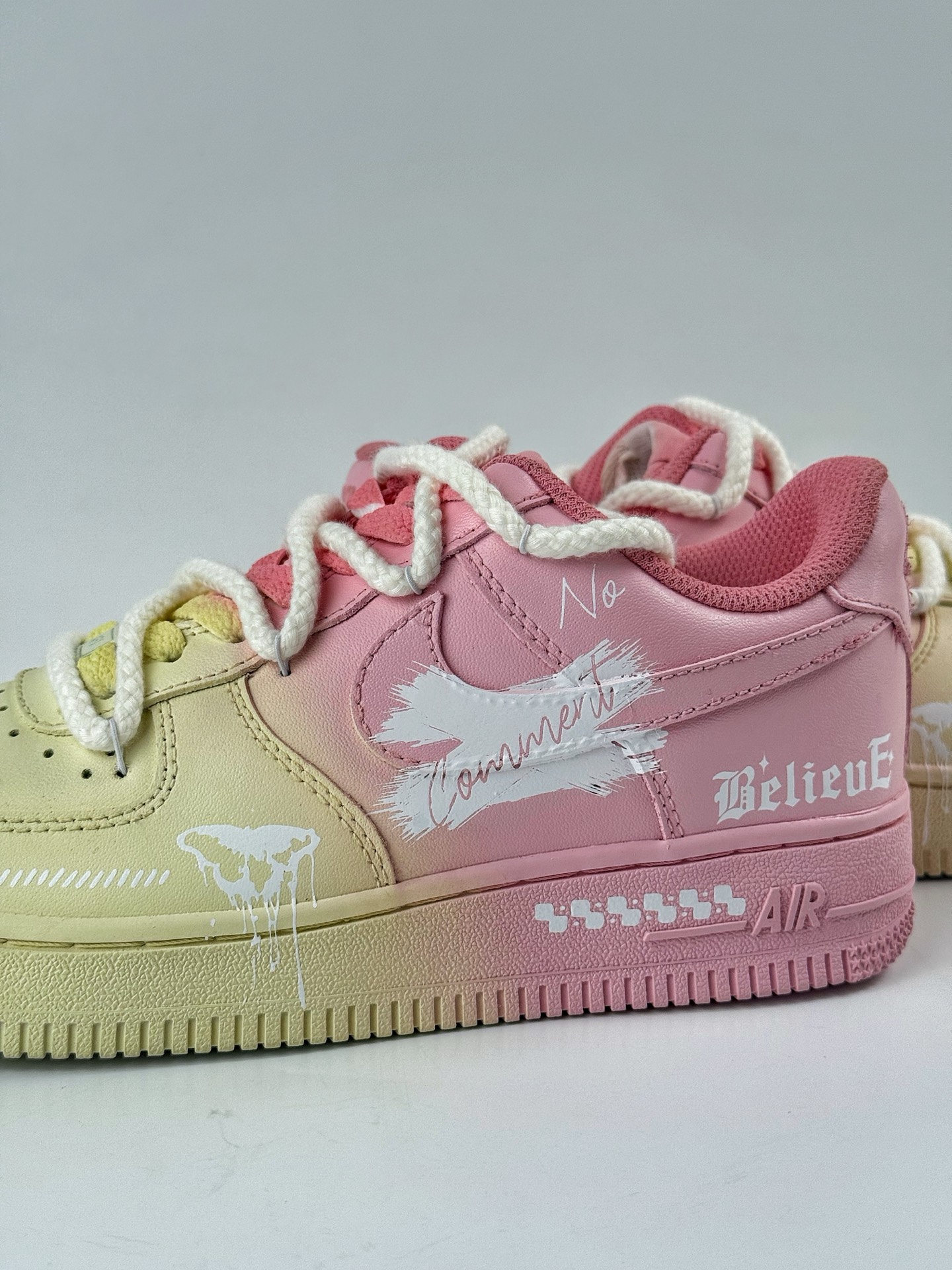 260 Nike Air Force 1 Low 07 黄粉渐变绑带 QR2032-520-Chinese UA Cheap High Quatity Brand Clothes Bags handbags Sneakers wholesale wholesaler seller from China Factory suppliers Fashion Clothing Shoes best Quality Beautiful Price 260 Nike Air Force 1 Low 07 黄粉渐变绑带 QR2032-520