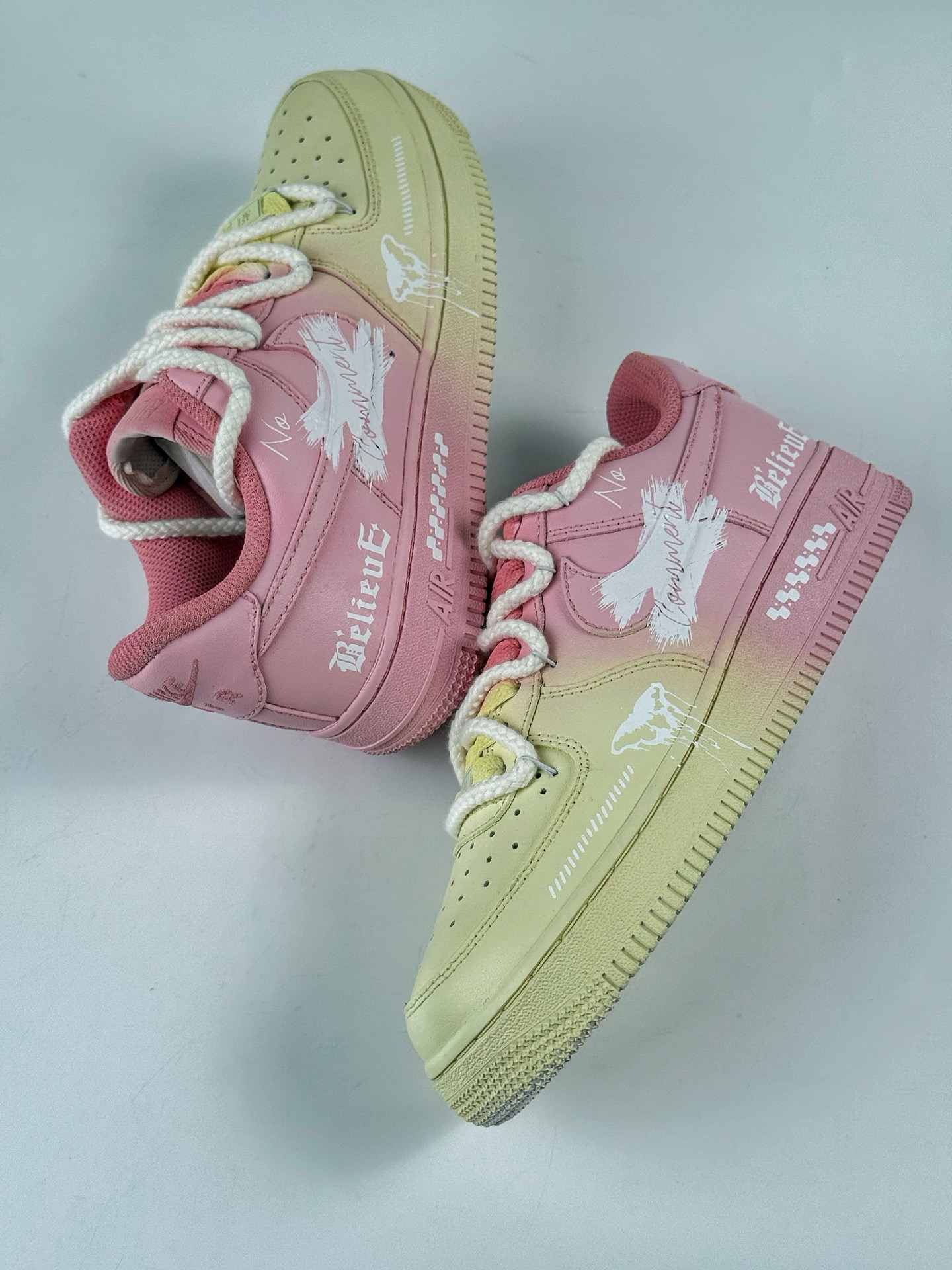 260 Nike Air Force 1 Low 07 黄粉渐变绑带 QR2032-520-Chinese UA Cheap High Quatity Brand Clothes Bags handbags Sneakers wholesale wholesaler seller from China Factory suppliers Fashion Clothing Shoes best Quality Beautiful Price 260 Nike Air Force 1 Low 07 黄粉渐变绑带 QR2032-520