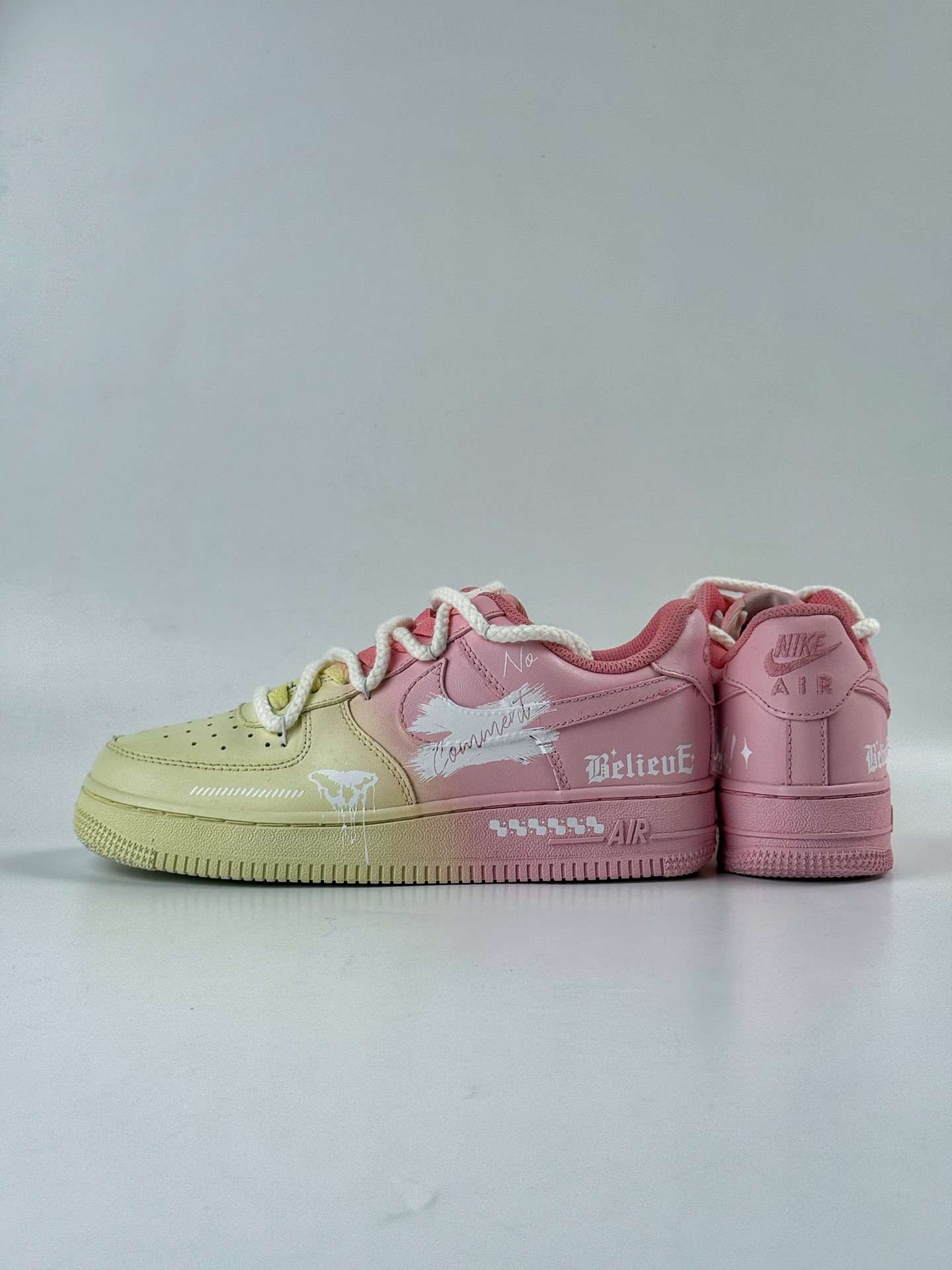 260 Nike Air Force 1 Low 07 黄粉渐变绑带 QR2032-520-Chinese UA Cheap High Quatity Brand Clothes Bags handbags Sneakers wholesale wholesaler seller from China Factory suppliers Fashion Clothing Shoes best Quality Beautiful Price 260 Nike Air Force 1 Low 07 黄粉渐变绑带 QR2032-520