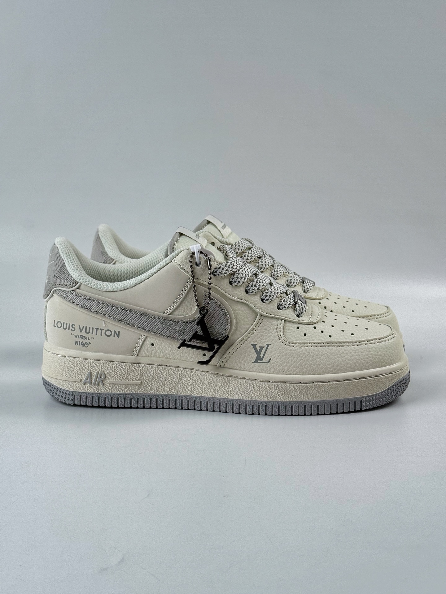 260 NIke Air Force 1 '07 Low “LV联名——米灰牛仔勾” 空军一号 低帮 运动鞋 SM6668-103-Chinese UA Cheap High Quatity Brand Clothes Bags handbags Sneakers wholesale wholesaler seller from China Factory suppliers Fashion Clothing Shoes best Quality Beautiful Price 260 NIke Air Force 1 '07 Low “LV联名——米灰牛仔勾” 空军一号 低帮 运动鞋 SM6668-103