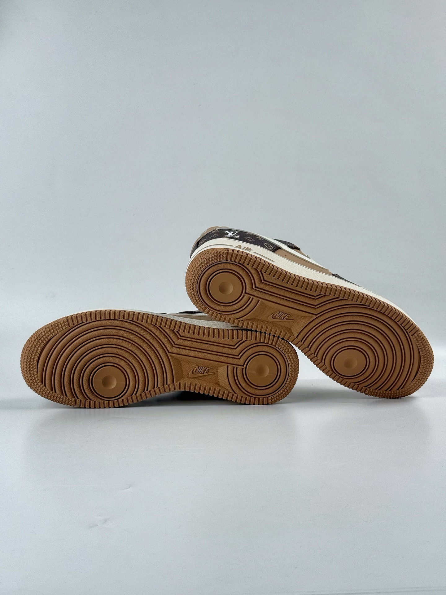 260 Nike Air Force 1 Low 07 x Louis Vuitton 黑棕小勾 LW9279-009-Chinese UA Cheap High Quatity Brand Clothes Bags handbags Sneakers wholesale wholesaler seller from China Factory suppliers Fashion Clothing Shoes best Quality Beautiful Price 260 Nike Air Force 1 Low 07 x Louis Vuitton 黑棕小勾 LW9279-009