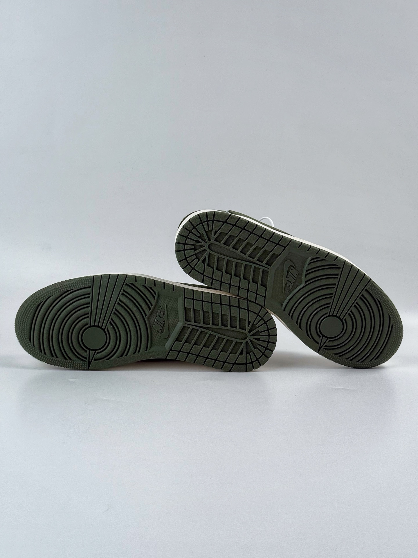 300 Travis Scott x Nike Air Jordan 1 Low x Stussy Air Jordan 1 Low 反转白绿小勾满天星倒钩 ST5696-263-Chinese UA Cheap High Quatity Brand Clothes Bags handbags Sneakers wholesale wholesaler seller from China Factory suppliers Fashion Clothing Shoes best Quality Beautiful Price 300 Travis Scott x Nike Air Jordan 1 Low x Stussy Air Jordan 1 Low 反转白绿小勾满天星倒钩 ST5696-263