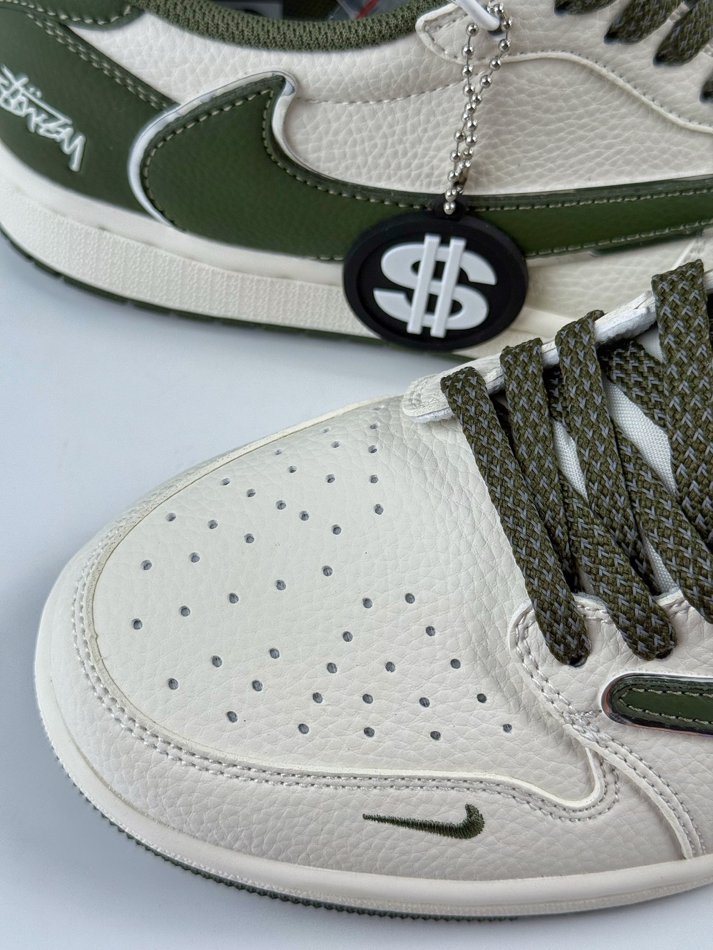 300 Travis Scott x Nike Air Jordan 1 Low x Stussy Air Jordan 1 Low 反转白绿小勾满天星倒钩 ST5696-263-Chinese UA Cheap High Quatity Brand Clothes Bags handbags Sneakers wholesale wholesaler seller from China Factory suppliers Fashion Clothing Shoes best Quality Beautiful Price 300 Travis Scott x Nike Air Jordan 1 Low x Stussy Air Jordan 1 Low 反转白绿小勾满天星倒钩 ST5696-263