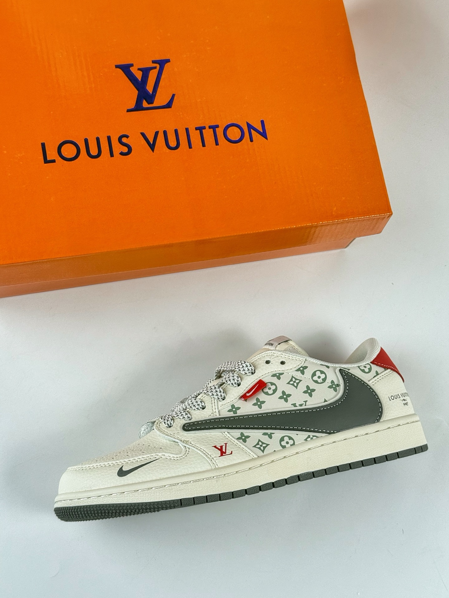 280 Travis Scott x Nike Air Jordan 1 Low x Louis Vuitton Air Jordan 1 Low 反转白黑小勾满天星倒钩 YX5066-336-Chinese UA Cheap High Quatity Brand Clothes Bags handbags Sneakers wholesale wholesaler seller from China Factory suppliers Fashion Clothing Shoes best Quality Beautiful Price 280 Travis Scott x Nike Air Jordan 1 Low x Louis Vuitton Air Jordan 1 Low 反转白黑小勾满天星倒钩 YX5066-336
