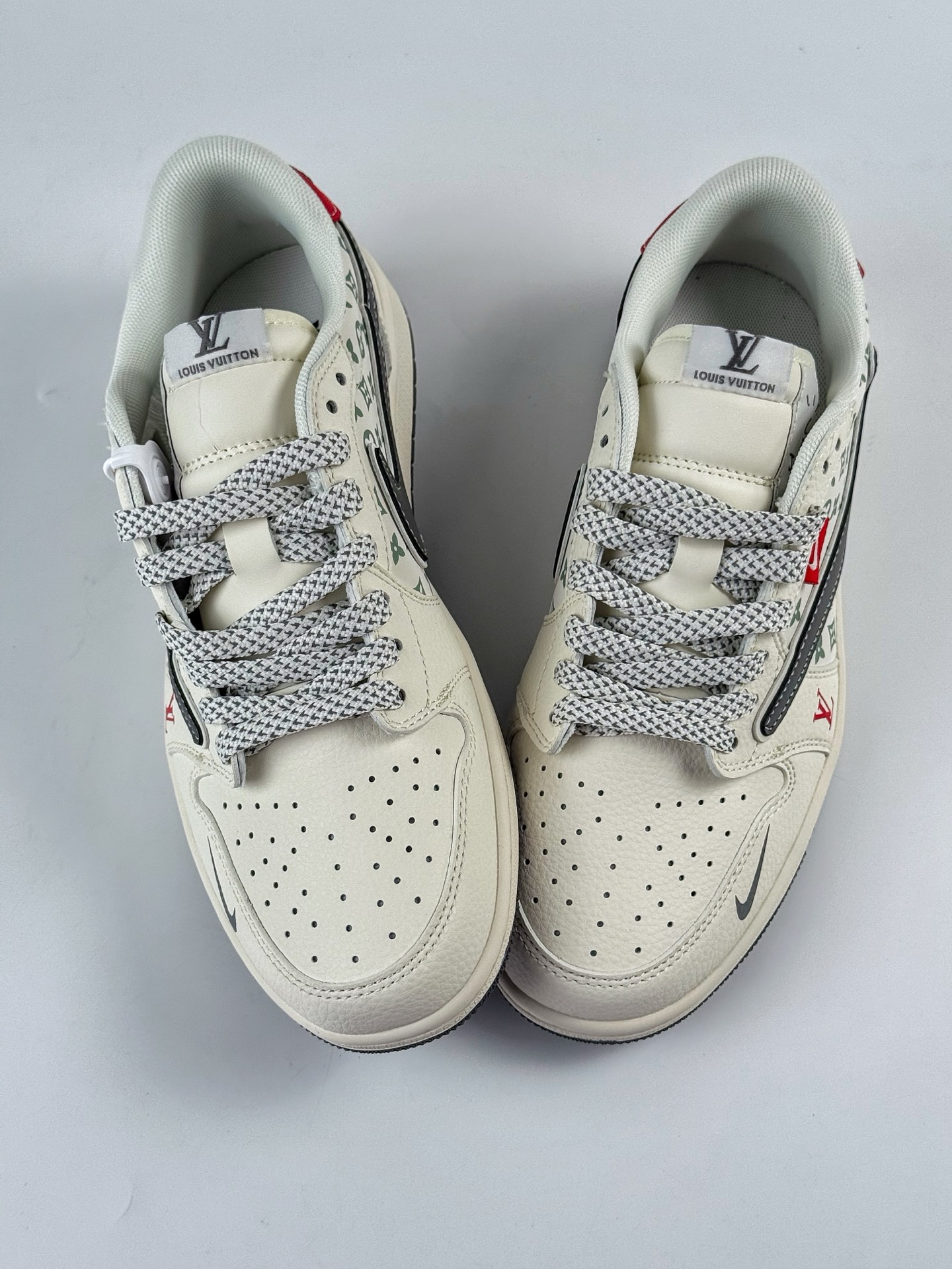 280 Travis Scott x Nike Air Jordan 1 Low x Louis Vuitton Air Jordan 1 Low 反转白黑小勾满天星倒钩 YX5066-336-Chinese UA Cheap High Quatity Brand Clothes Bags handbags Sneakers wholesale wholesaler seller from China Factory suppliers Fashion Clothing Shoes best Quality Beautiful Price 280 Travis Scott x Nike Air Jordan 1 Low x Louis Vuitton Air Jordan 1 Low 反转白黑小勾满天星倒钩 YX5066-336
