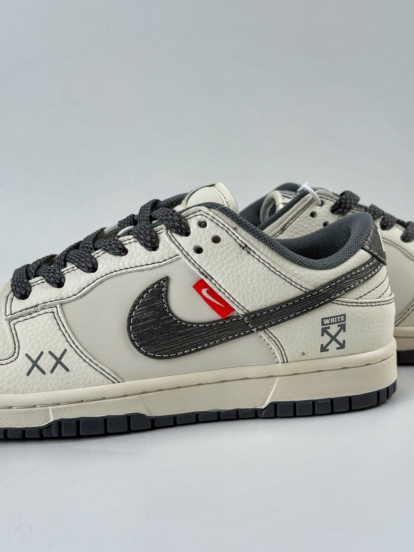 260 Nike SB Dunk Low x OFF-WHITE 白黑满天星 HS8068-026-Chinese UA Cheap High Quatity Brand Clothes Bags handbags Sneakers wholesale wholesaler seller from China Factory suppliers Fashion Clothing Shoes best Quality Beautiful Price 260 Nike SB Dunk Low x OFF-WHITE 白黑满天星 HS8068-026