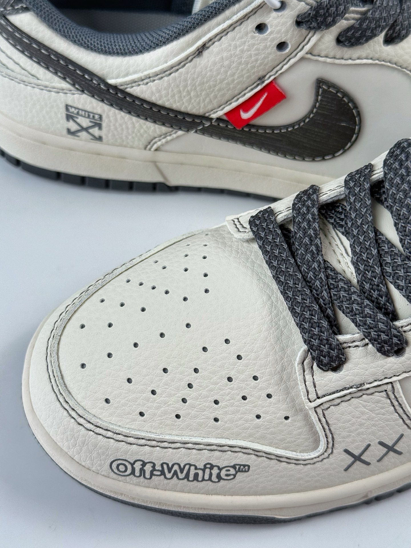 260 Nike SB Dunk Low x OFF-WHITE 白黑满天星 HS8068-026-Chinese UA Cheap High Quatity Brand Clothes Bags handbags Sneakers wholesale wholesaler seller from China Factory suppliers Fashion Clothing Shoes best Quality Beautiful Price 260 Nike SB Dunk Low x OFF-WHITE 白黑满天星 HS8068-026