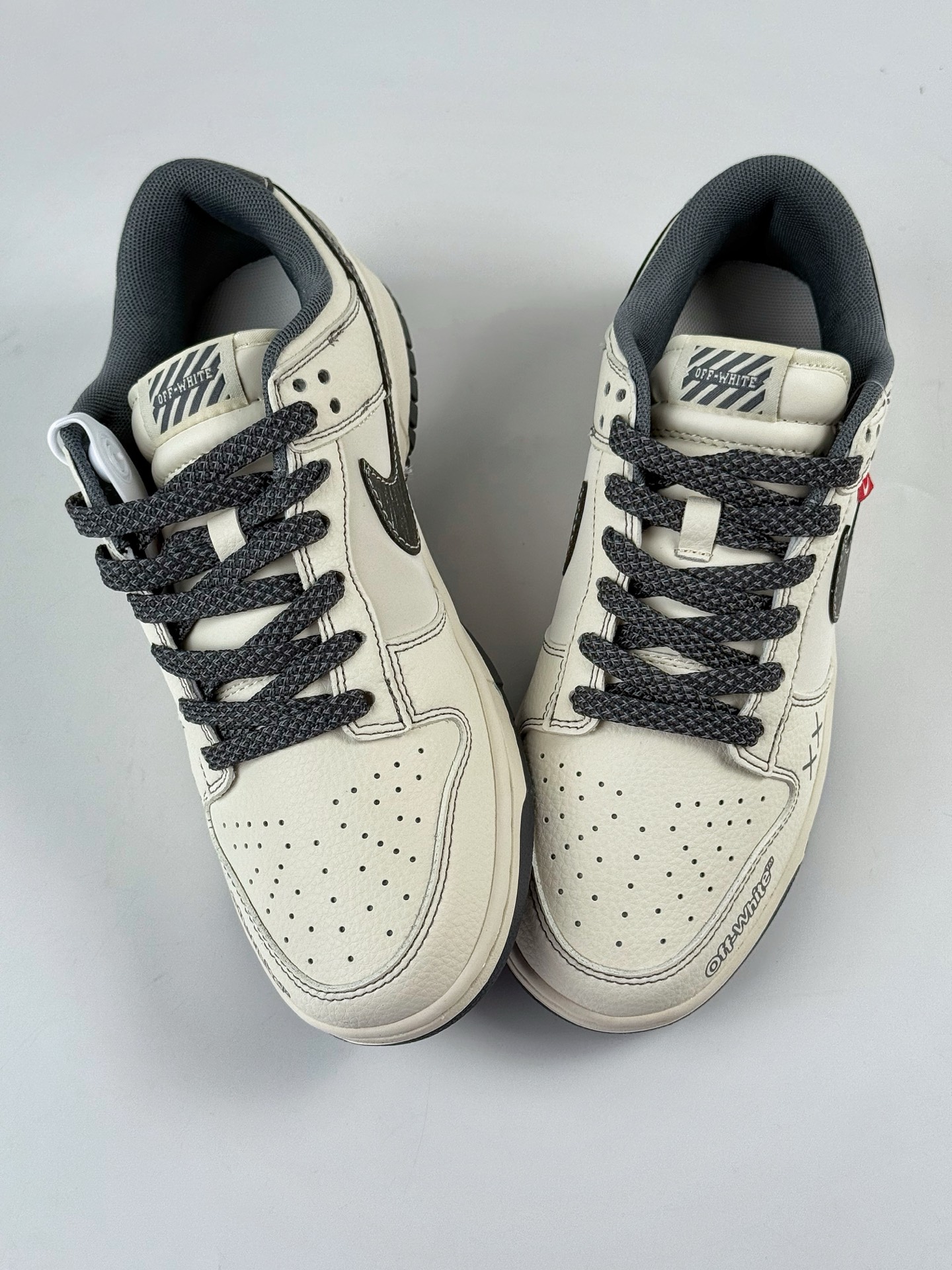 260 Nike SB Dunk Low x OFF-WHITE 白黑满天星 HS8068-026-Chinese UA Cheap High Quatity Brand Clothes Bags handbags Sneakers wholesale wholesaler seller from China Factory suppliers Fashion Clothing Shoes best Quality Beautiful Price 260 Nike SB Dunk Low x OFF-WHITE 白黑满天星 HS8068-026