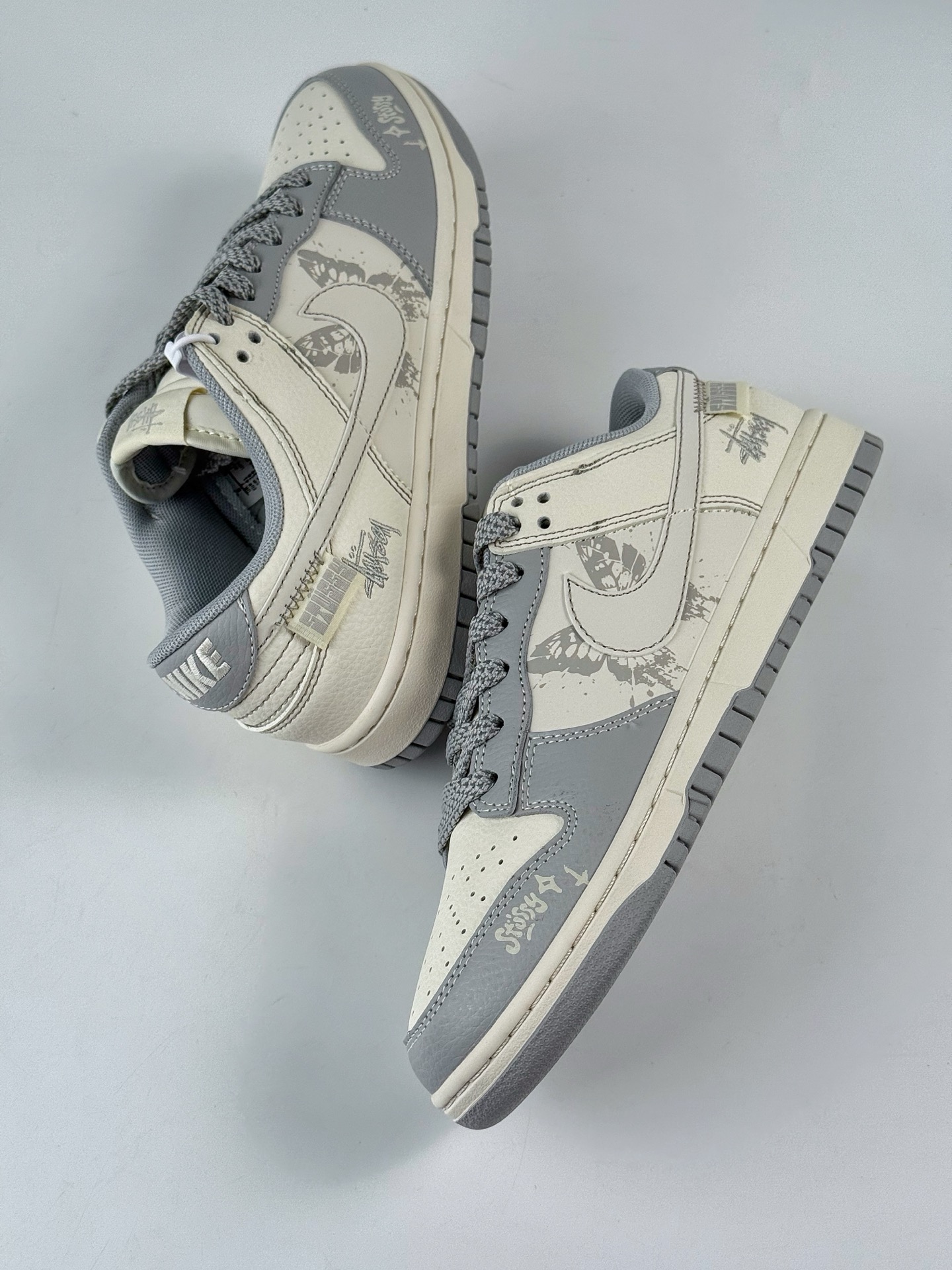 260 Nike SB Dunk Low x Stussy 灰白蝴蝶满天星 HS8068-032