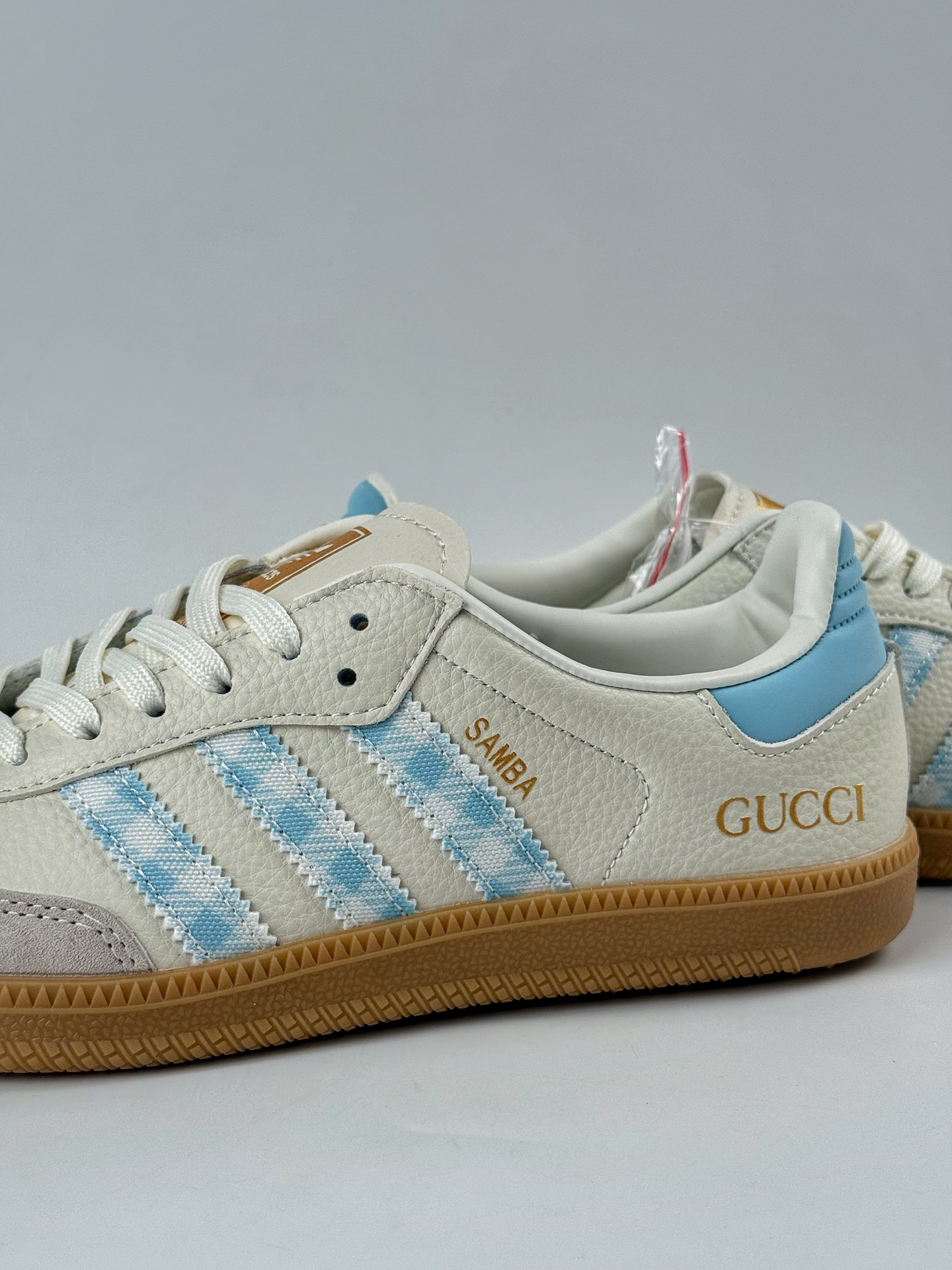 200 adidas originals Samba OG x GUCCI 白蓝 桑巴舞系列复古经典轻便板鞋 XR0010-Chinese UA Cheap High Quatity Brand Clothes Bags handbags Sneakers wholesale wholesaler seller from China Factory suppliers Fashion Clothing Shoes best Quality Beautiful Price 200 adidas originals Samba OG x GUCCI 白蓝 桑巴舞系列复古经典轻便板鞋 XR0010